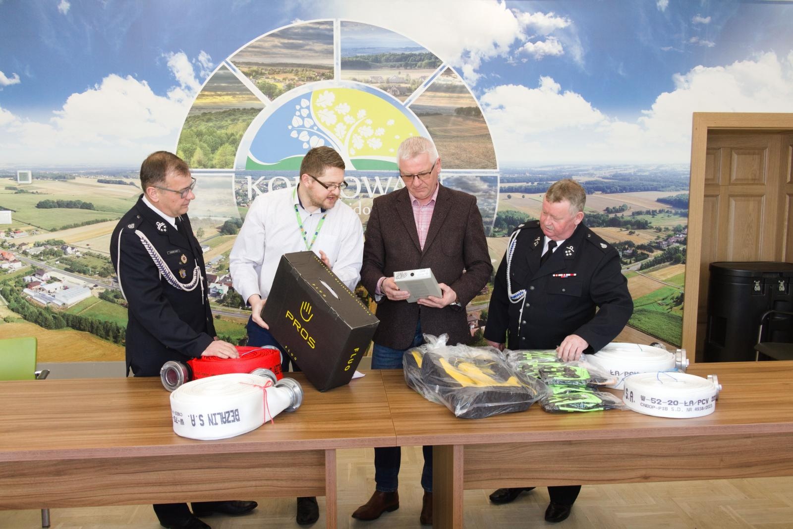 Zdjęcie w galerii na portalu naszraciborz.pl: WFOŚiGW w Katowicach wspiera zakup sprzętu dla strażaków z gminy Kornowac wiadomości z regionu