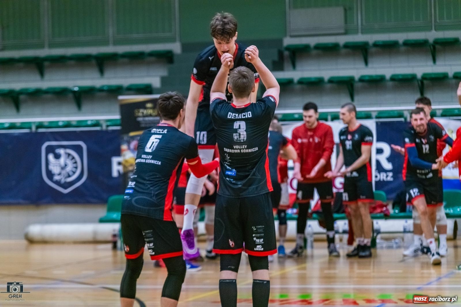 Zdjęcie w galerii na portalu naszraciborz.pl: Do tie-breaka zabrakło niewiele. KS Racibórz uległ Dąbrowie Górniczej [FOTO] wiadomości z regionu