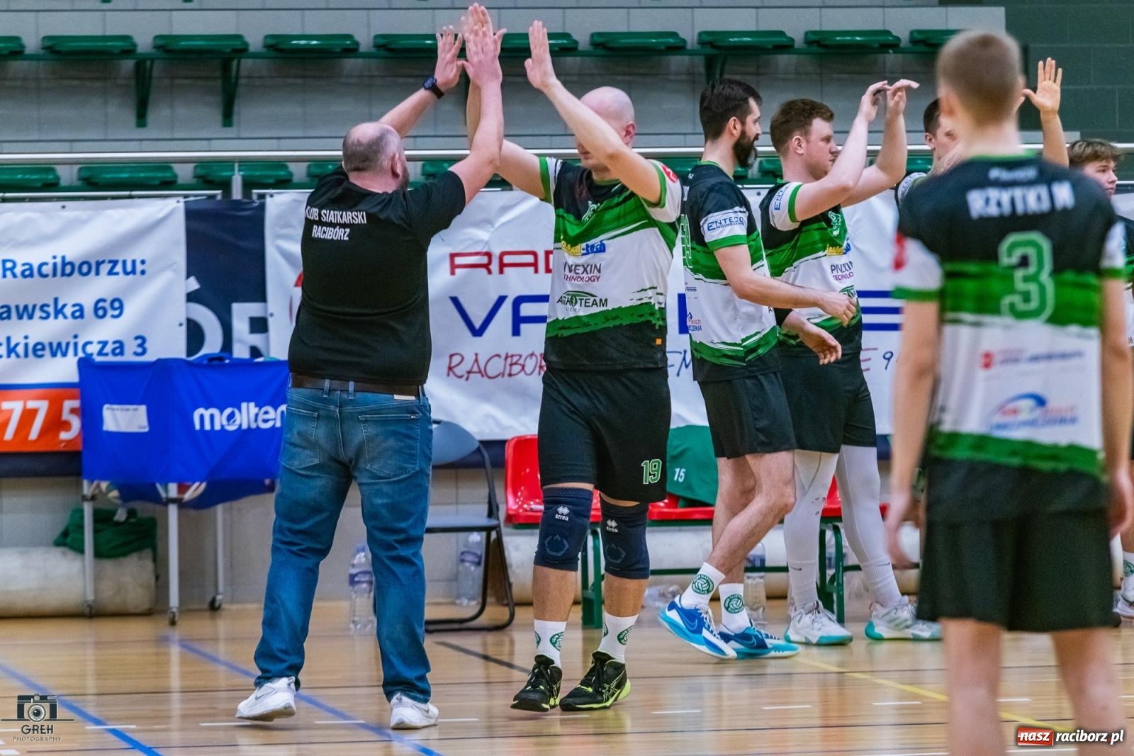 Zdjęcie w galerii na portalu naszraciborz.pl: Do tie-breaka zabrakło niewiele. KS Racibórz uległ Dąbrowie Górniczej [FOTO] wiadomości z regionu