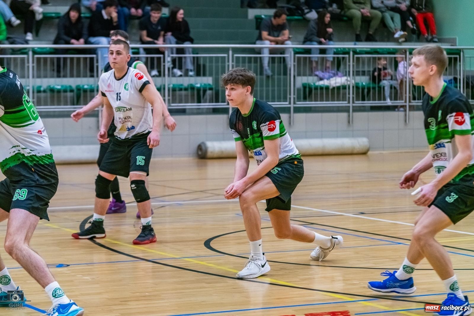 Zdjęcie w galerii na portalu naszraciborz.pl: Do tie-breaka zabrakło niewiele. KS Racibórz uległ Dąbrowie Górniczej [FOTO] wiadomości z regionu