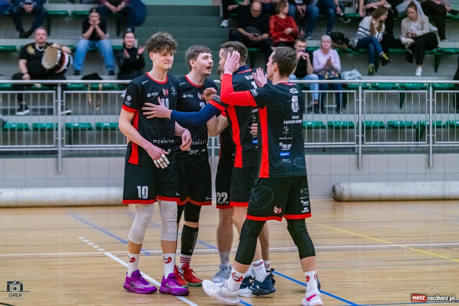 Zdjęcie w galerii na portalu naszraciborz.pl: Do tie-breaka zabrakło niewiele. KS Racibórz uległ Dąbrowie Górniczej [FOTO] wiadomości z regionu