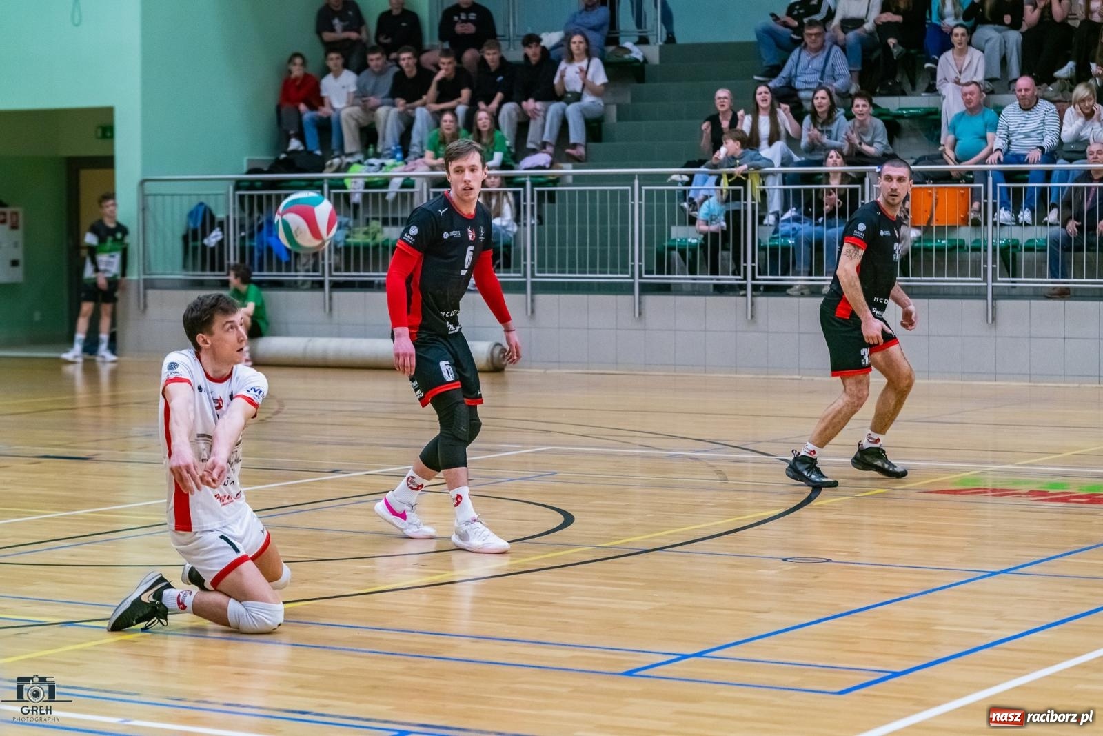 Zdjęcie w galerii na portalu naszraciborz.pl: Do tie-breaka zabrakło niewiele. KS Racibórz uległ Dąbrowie Górniczej [FOTO] wiadomości z regionu