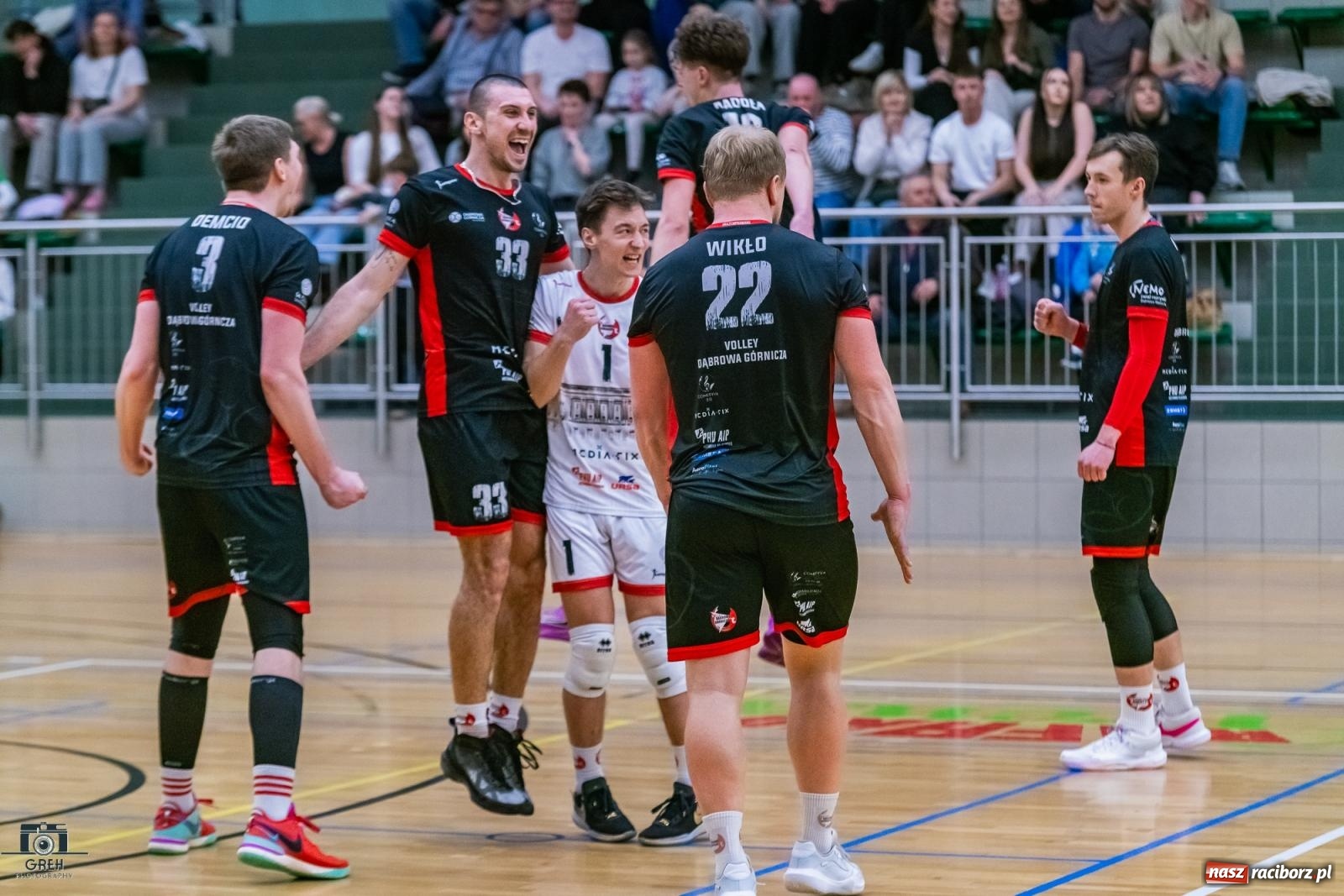Zdjęcie w galerii na portalu naszraciborz.pl: Do tie-breaka zabrakło niewiele. KS Racibórz uległ Dąbrowie Górniczej [FOTO] wiadomości z regionu