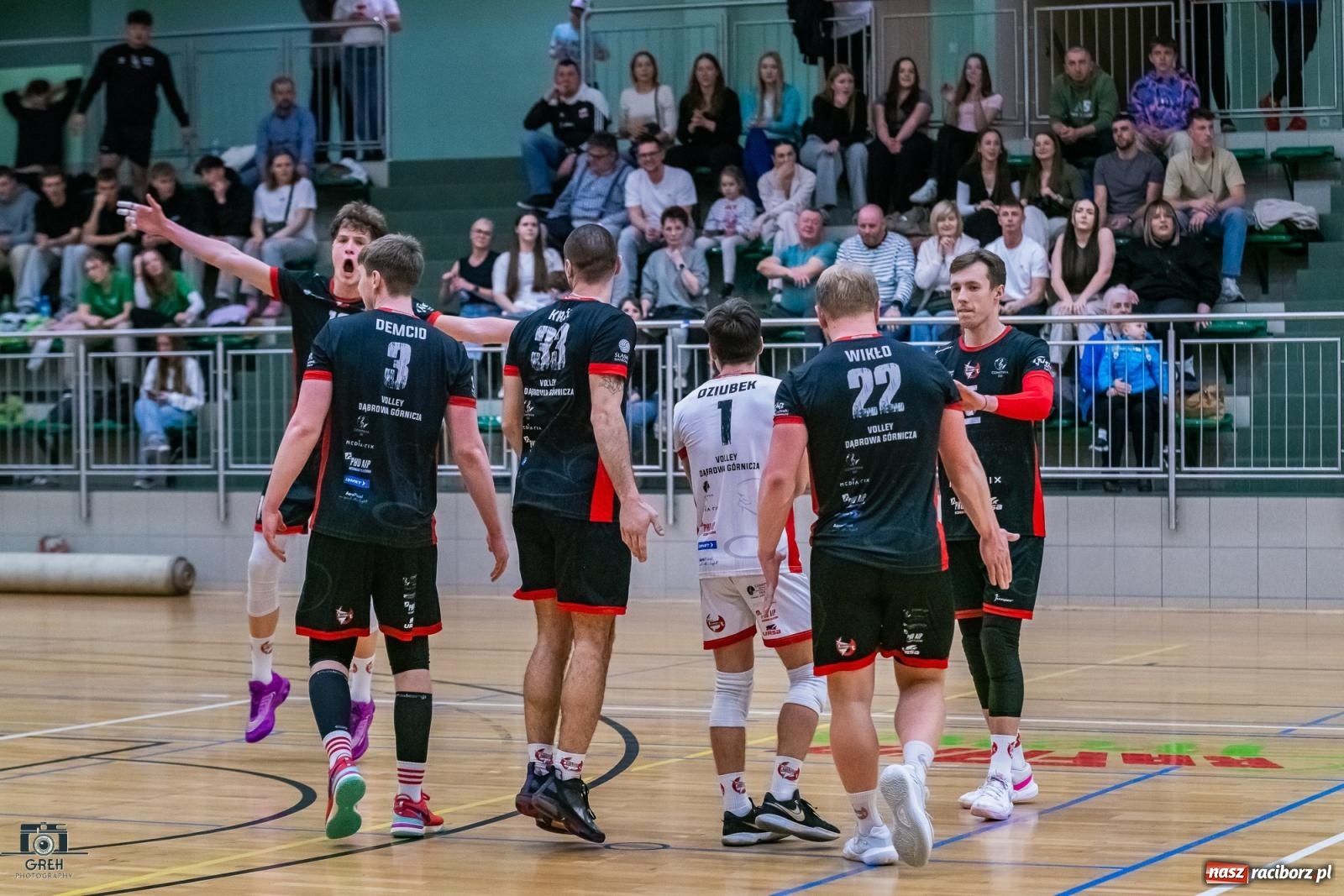 Zdjęcie w galerii na portalu naszraciborz.pl: Do tie-breaka zabrakło niewiele. KS Racibórz uległ Dąbrowie Górniczej [FOTO] wiadomości z regionu