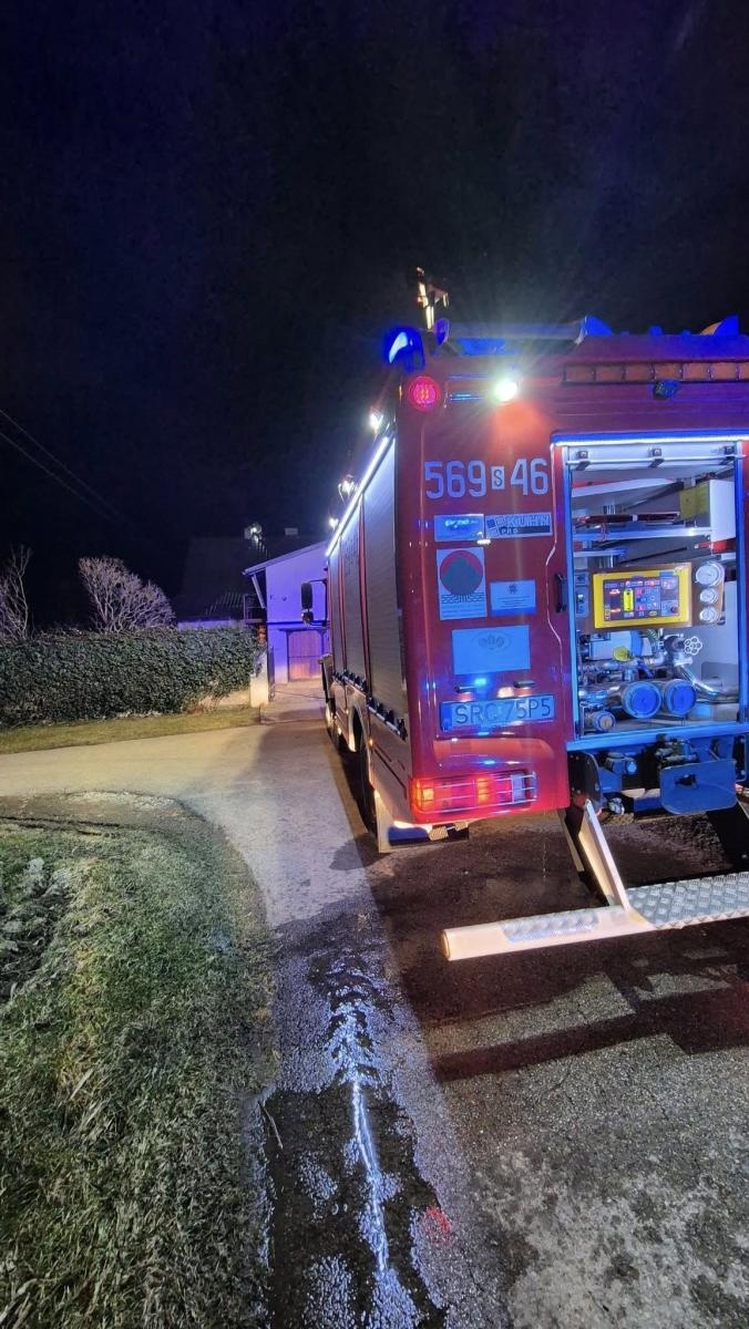 Zdjęcie w galerii na portalu naszraciborz.pl: Interwencje straży pożarnej w powiecie raciborskim - kolizja, brak kontaktu i pożar wiadomości z regionu