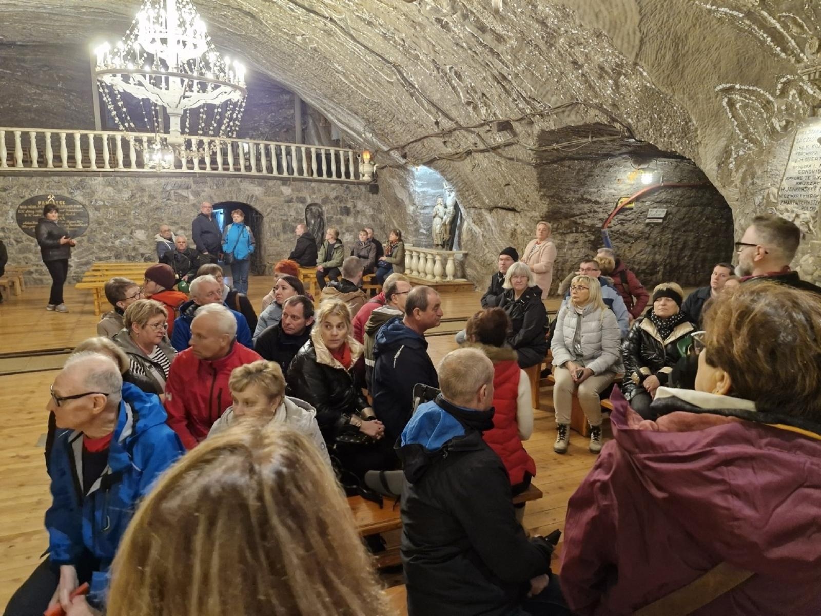 Zdjęcie w galerii na portalu naszraciborz.pl: Wycieczka PTTK Racibórz do Bochni i Krakowa  wiadomości z regionu