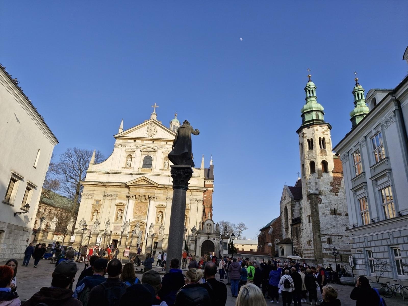Zdjęcie w galerii na portalu naszraciborz.pl: Wycieczka PTTK Racibórz do Bochni i Krakowa  wiadomości z regionu