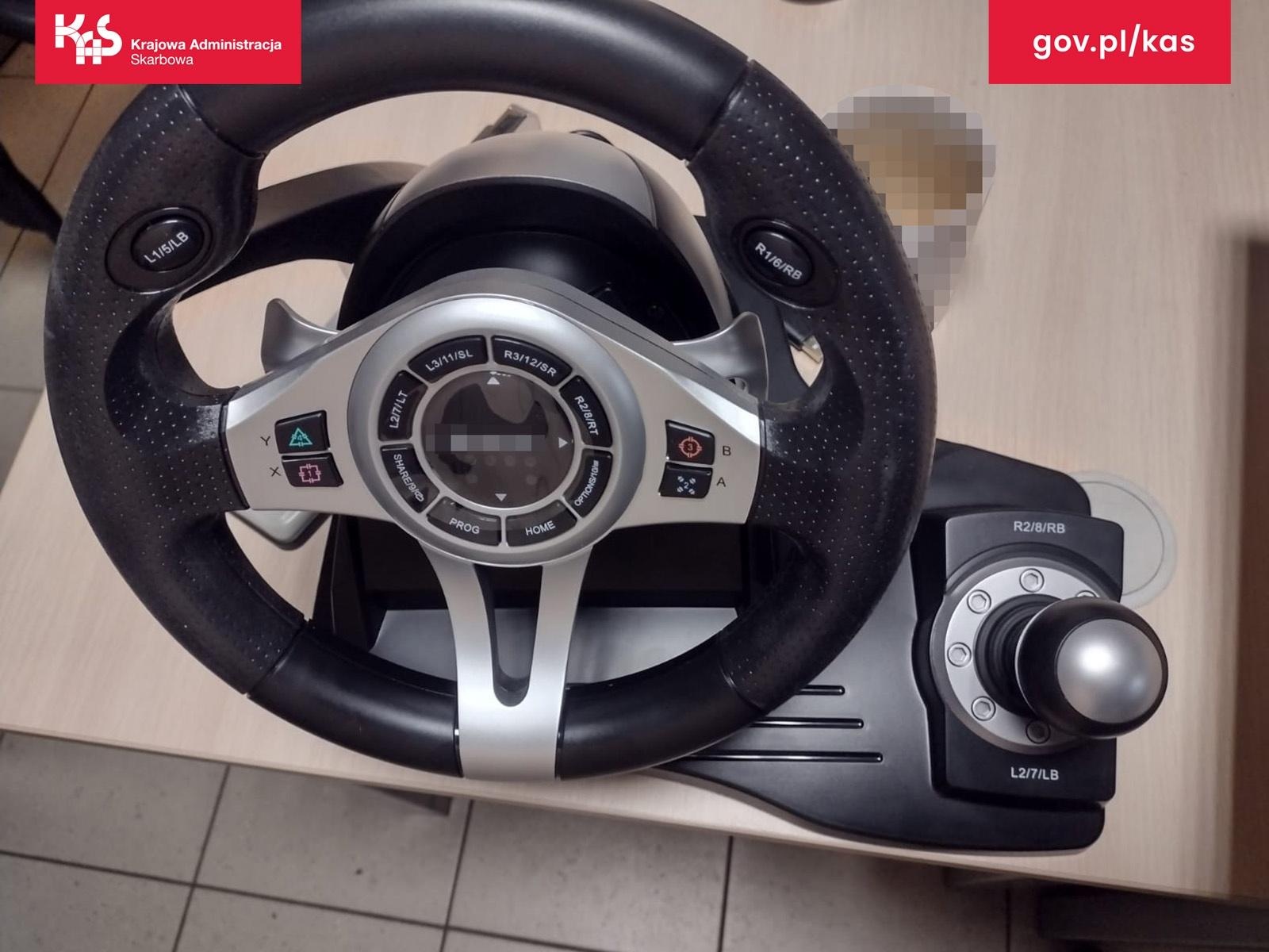 Zdjęcie w galerii na portalu naszraciborz.pl: KAS wykryła oksykodon ukryty w kierownicy. Pomogli Kodi i spektrometr wiadomości z regionu