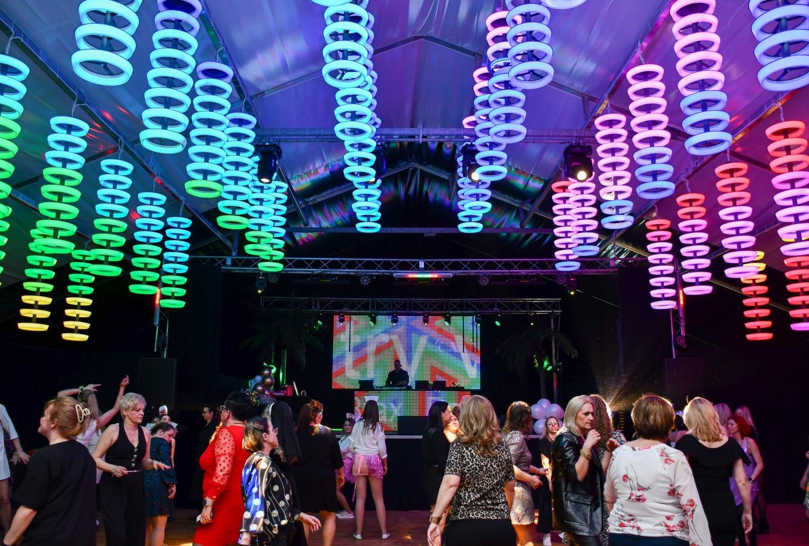 Zdjęcie w galerii na portalu naszraciborz.pl: Największy Babski Comber w regionie w obiekcie eventowym Aquabrax wiadomości z regionu