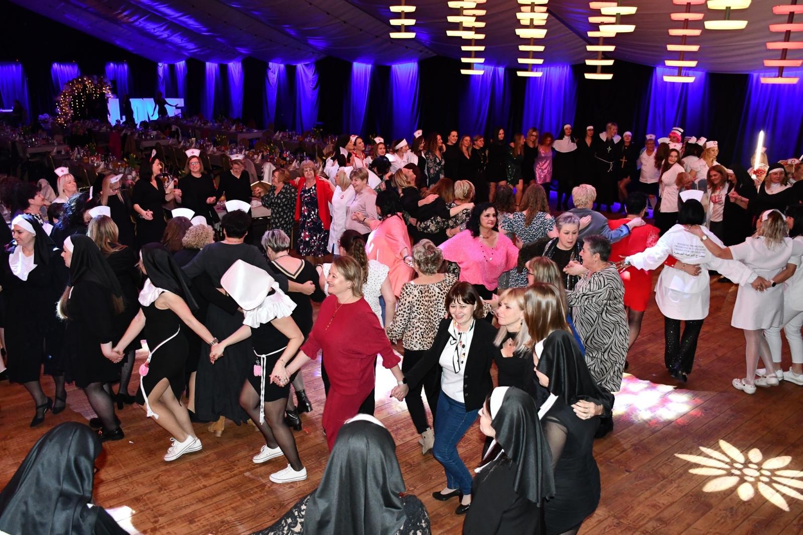 Zdjęcie w galerii na portalu naszraciborz.pl: Największy Babski Comber w regionie w obiekcie eventowym Aquabrax wiadomości z regionu