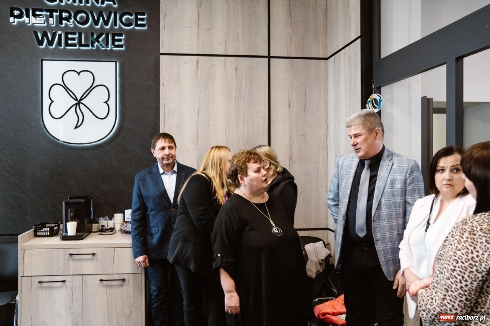 Zdjęcie w galerii na portalu naszraciborz.pl: Urząd Gminy w Pietrowicach Wielkich po metamorfozie [FOTO i WIDEO] wiadomości z regionu