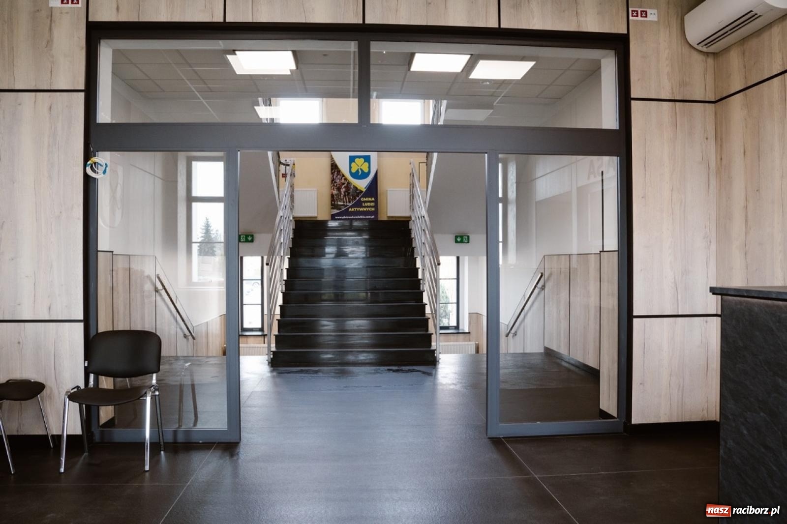 Zdjęcie w galerii na portalu naszraciborz.pl: Urząd Gminy w Pietrowicach Wielkich po metamorfozie [FOTO i WIDEO] wiadomości z regionu