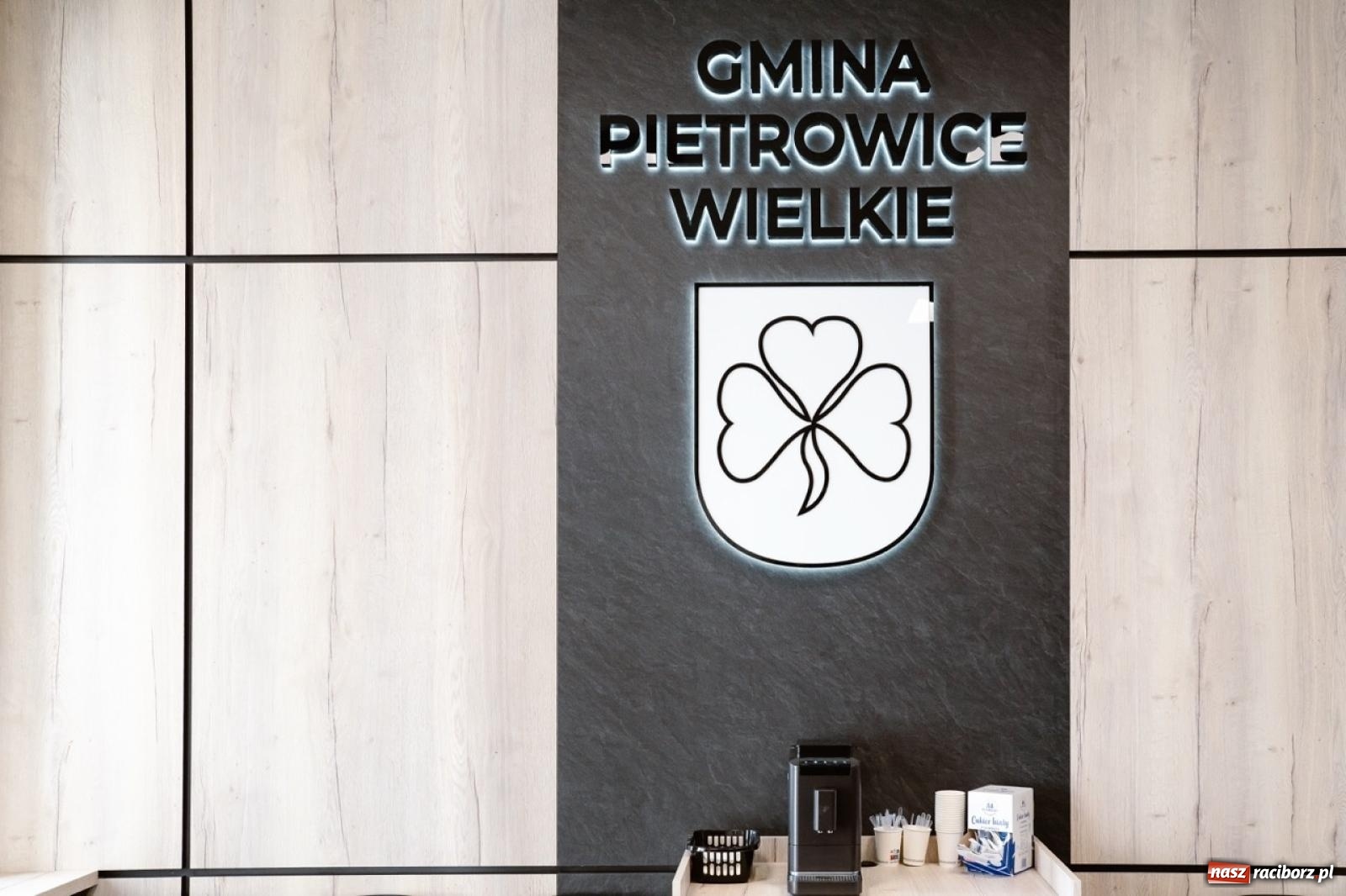Zdjęcie w galerii na portalu naszraciborz.pl: Urząd Gminy w Pietrowicach Wielkich po metamorfozie [FOTO i WIDEO] wiadomości z regionu