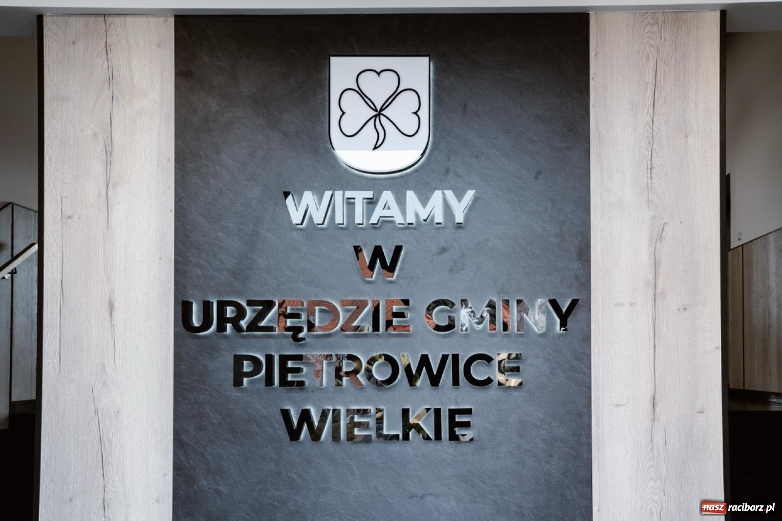 Zdjęcie w galerii na portalu naszraciborz.pl: Urząd Gminy w Pietrowicach Wielkich po metamorfozie [FOTO i WIDEO] wiadomości z regionu