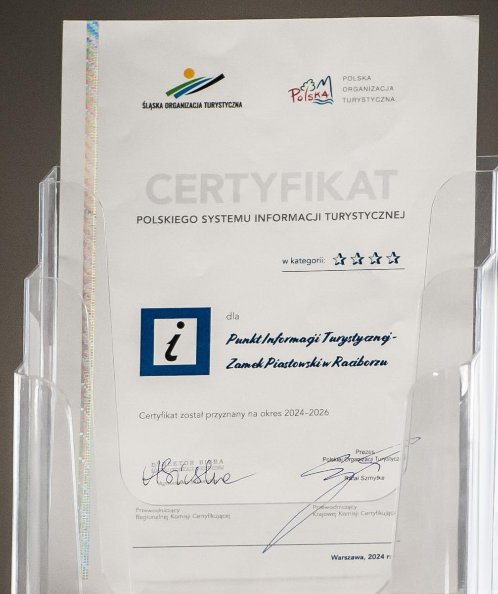 Zdjęcie w galerii na portalu naszraciborz.pl: Punkt Informacji Turystycznej na Zamku Piastowskim w Raciborzu z najwyższą certyfikacją wiadomości z regionu