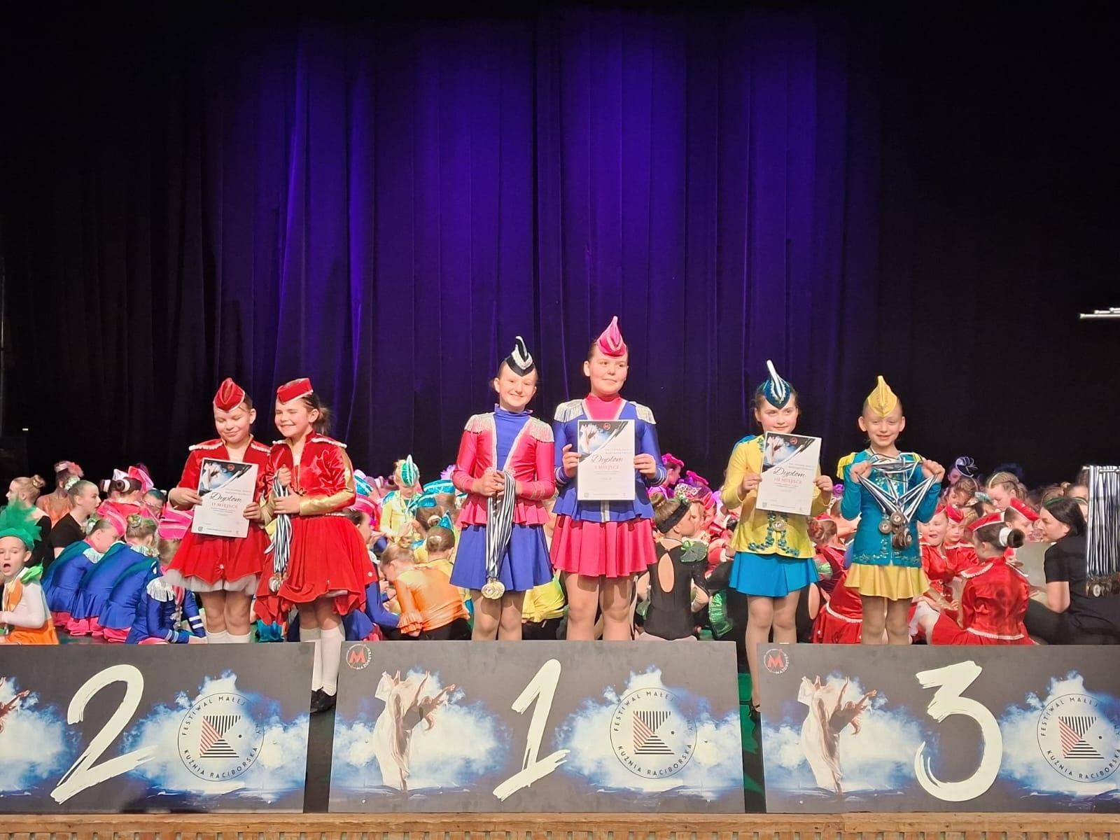 Zdjęcie w galerii na portalu naszraciborz.pl: ZARA 21 razy na podium w Kuźni Raciborskiej wiadomości z regionu