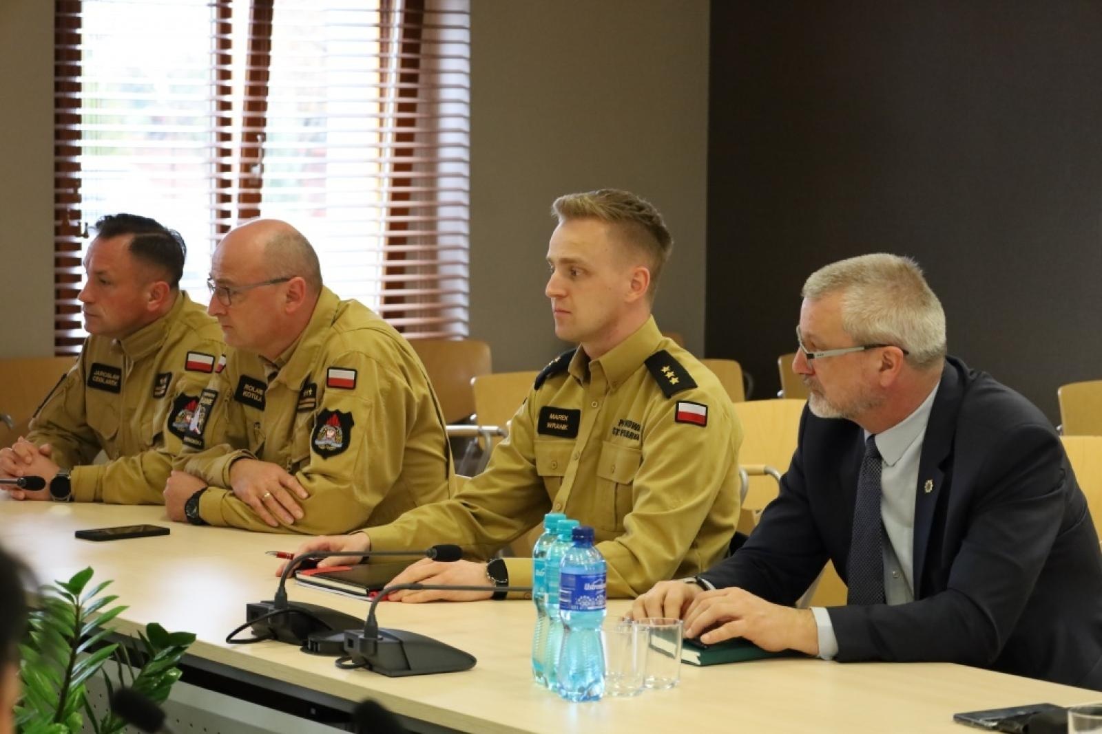 Zdjęcie w galerii na portalu naszraciborz.pl: Obradowała powiatowa komisja bezpieczeństwa wiadomości z regionu