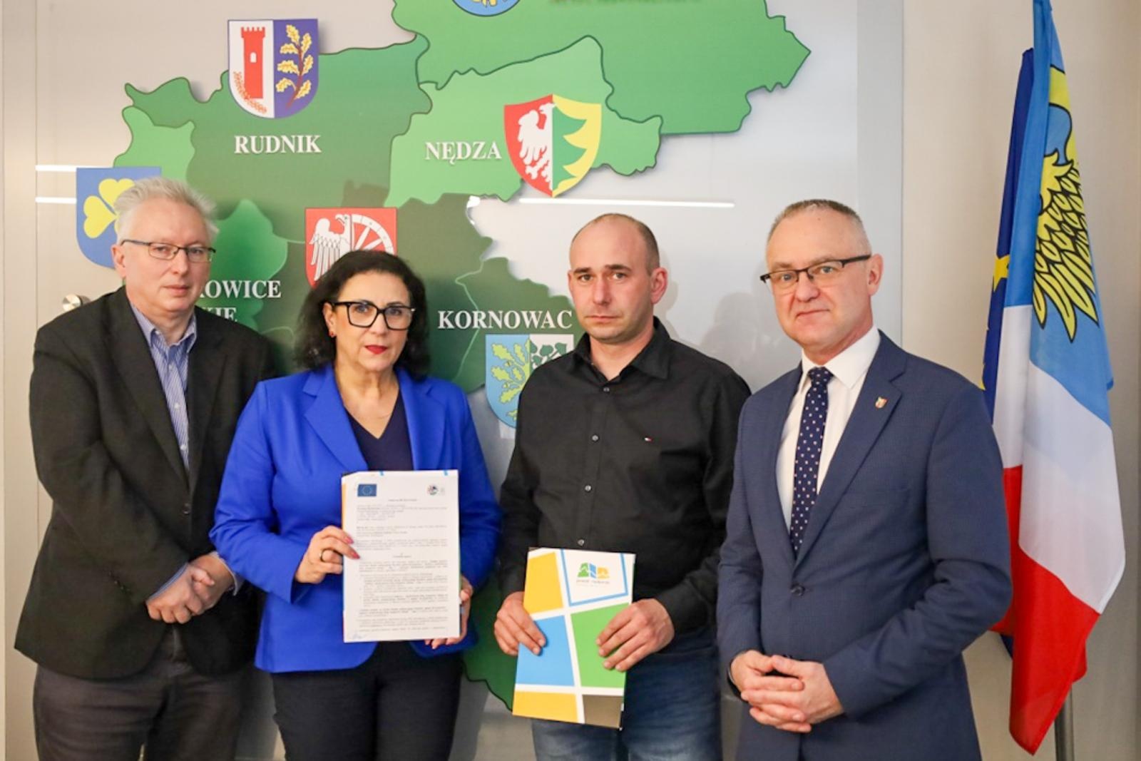 Zdjęcie w galerii na portalu naszraciborz.pl: Umowa na II etap scalania gruntów w Roszkowie podpisana! wiadomości z regionu