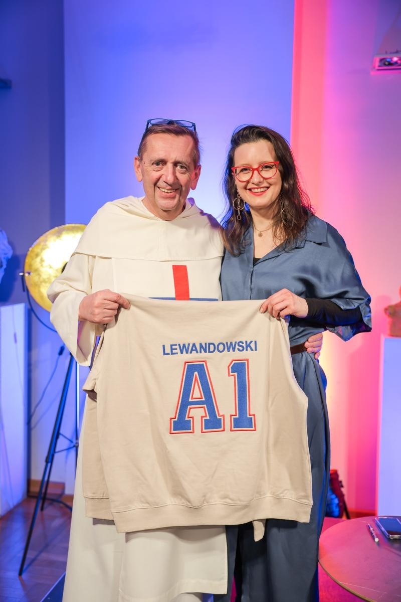 Zdjęcie w galerii na portalu naszraciborz.pl: NIE-WIARY-GODNE. Ojciec Agostino Lewandowski OSsT gościem spotkania W PUNKT w RCK wiadomości z regionu