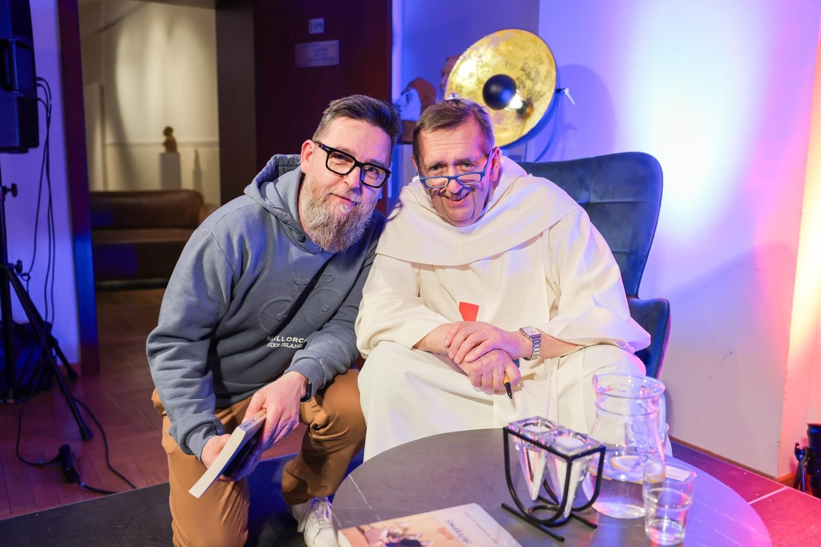 Zdjęcie w galerii na portalu naszraciborz.pl: NIE-WIARY-GODNE. Ojciec Agostino Lewandowski OSsT gościem spotkania W PUNKT w RCK wiadomości z regionu