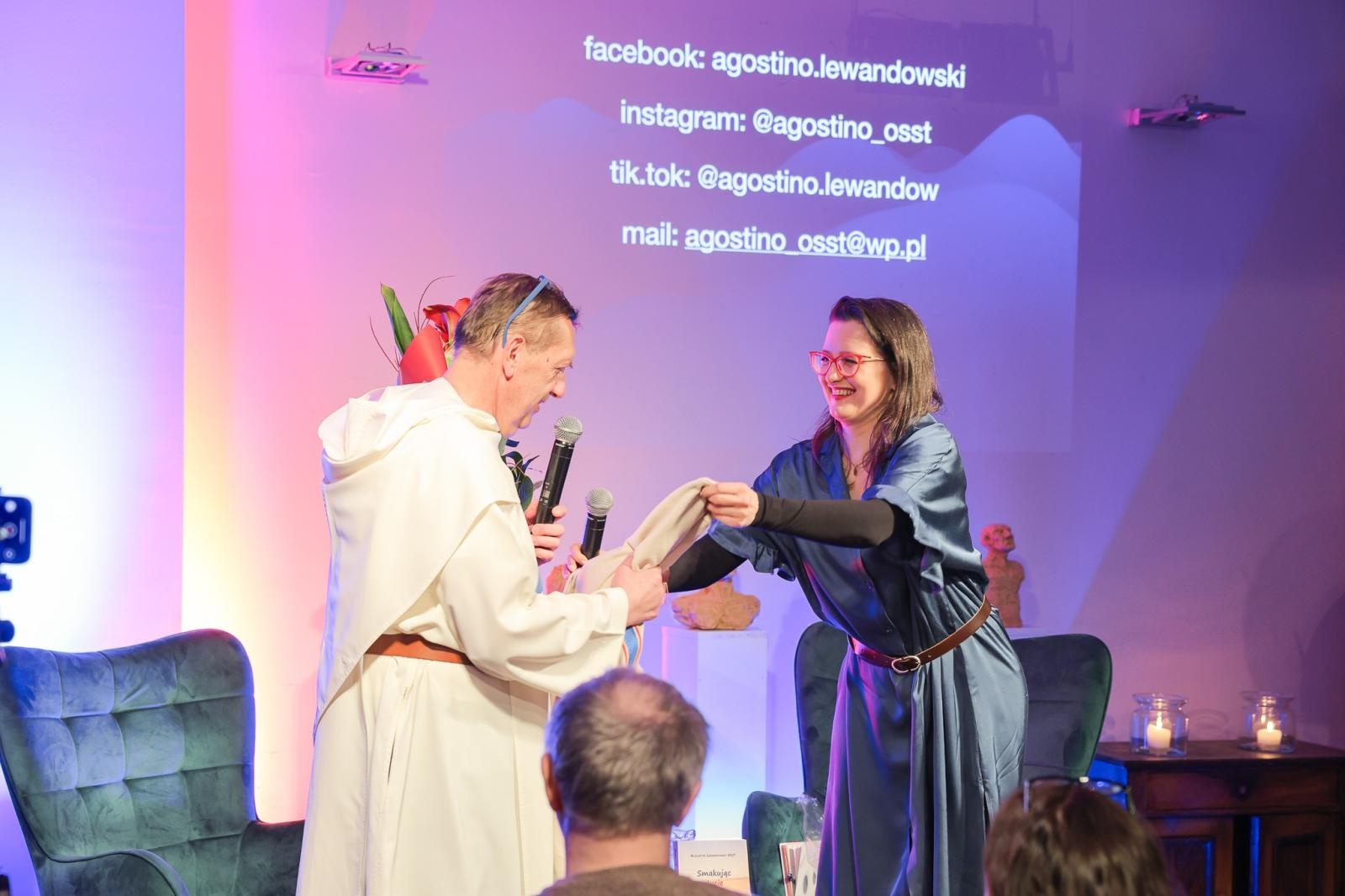 Zdjęcie w galerii na portalu naszraciborz.pl: NIE-WIARY-GODNE. Ojciec Agostino Lewandowski OSsT gościem spotkania W PUNKT w RCK wiadomości z regionu