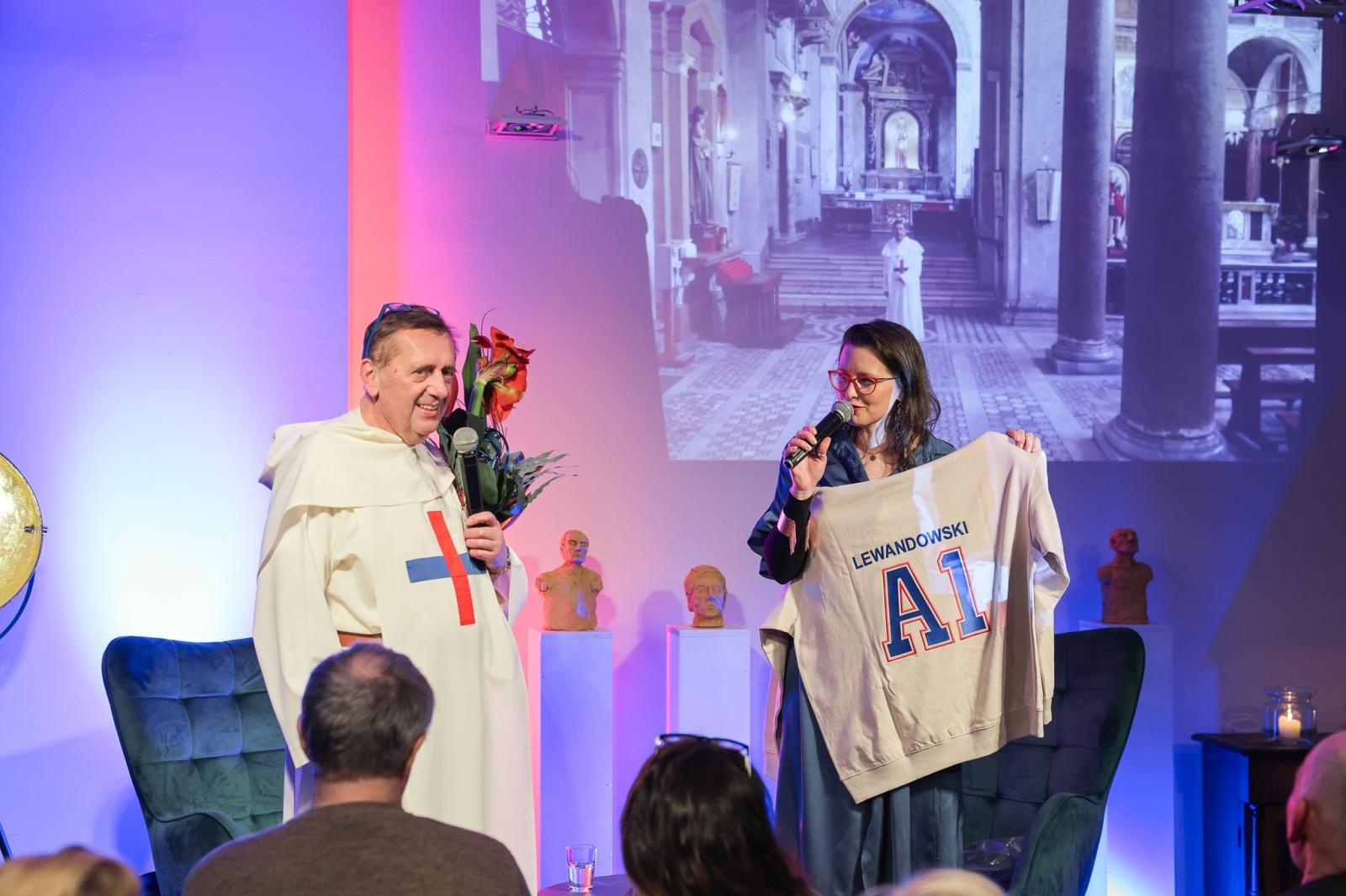 Zdjęcie w galerii na portalu naszraciborz.pl: NIE-WIARY-GODNE. Ojciec Agostino Lewandowski OSsT gościem spotkania W PUNKT w RCK wiadomości z regionu