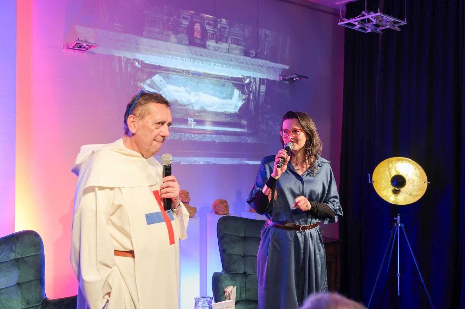 Zdjęcie w galerii na portalu naszraciborz.pl: NIE-WIARY-GODNE. Ojciec Agostino Lewandowski OSsT gościem spotkania W PUNKT w RCK wiadomości z regionu