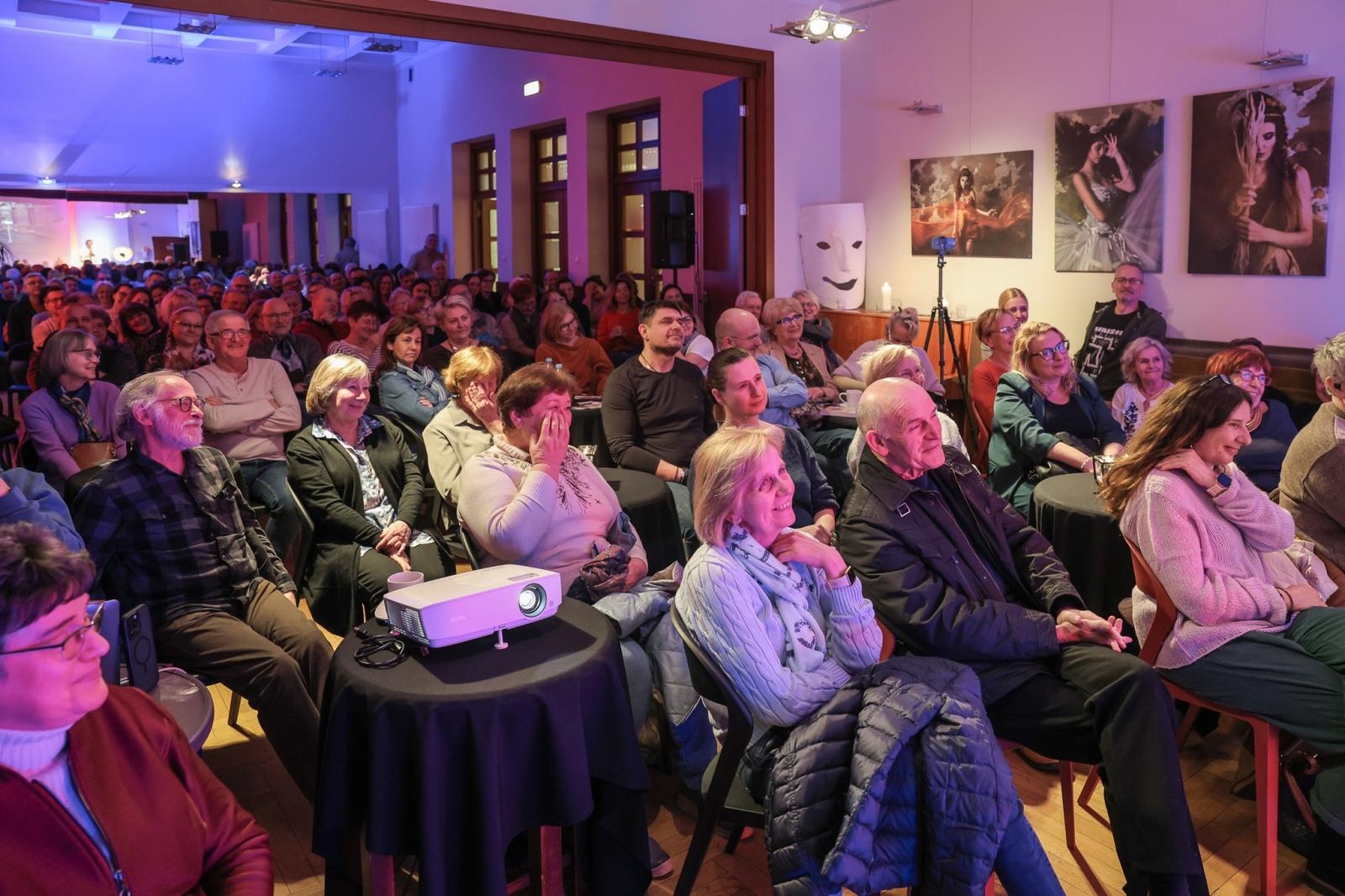 Zdjęcie w galerii na portalu naszraciborz.pl: NIE-WIARY-GODNE. Ojciec Agostino Lewandowski OSsT gościem spotkania W PUNKT w RCK wiadomości z regionu