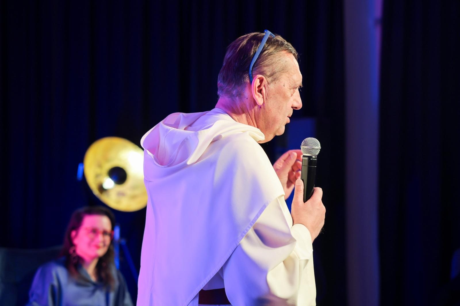 Zdjęcie w galerii na portalu naszraciborz.pl: NIE-WIARY-GODNE. Ojciec Agostino Lewandowski OSsT gościem spotkania W PUNKT w RCK wiadomości z regionu