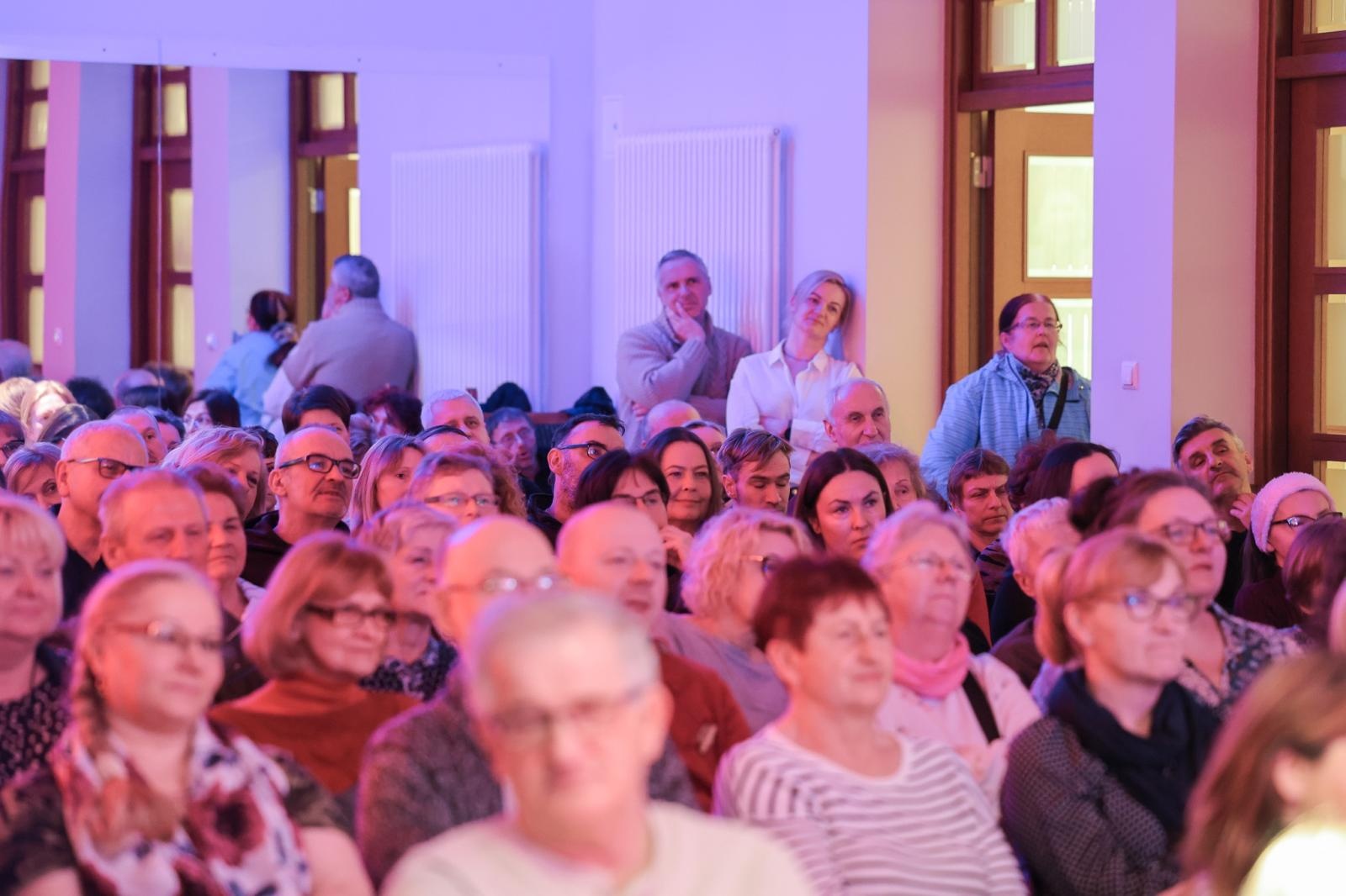 Zdjęcie w galerii na portalu naszraciborz.pl: NIE-WIARY-GODNE. Ojciec Agostino Lewandowski OSsT gościem spotkania W PUNKT w RCK wiadomości z regionu
