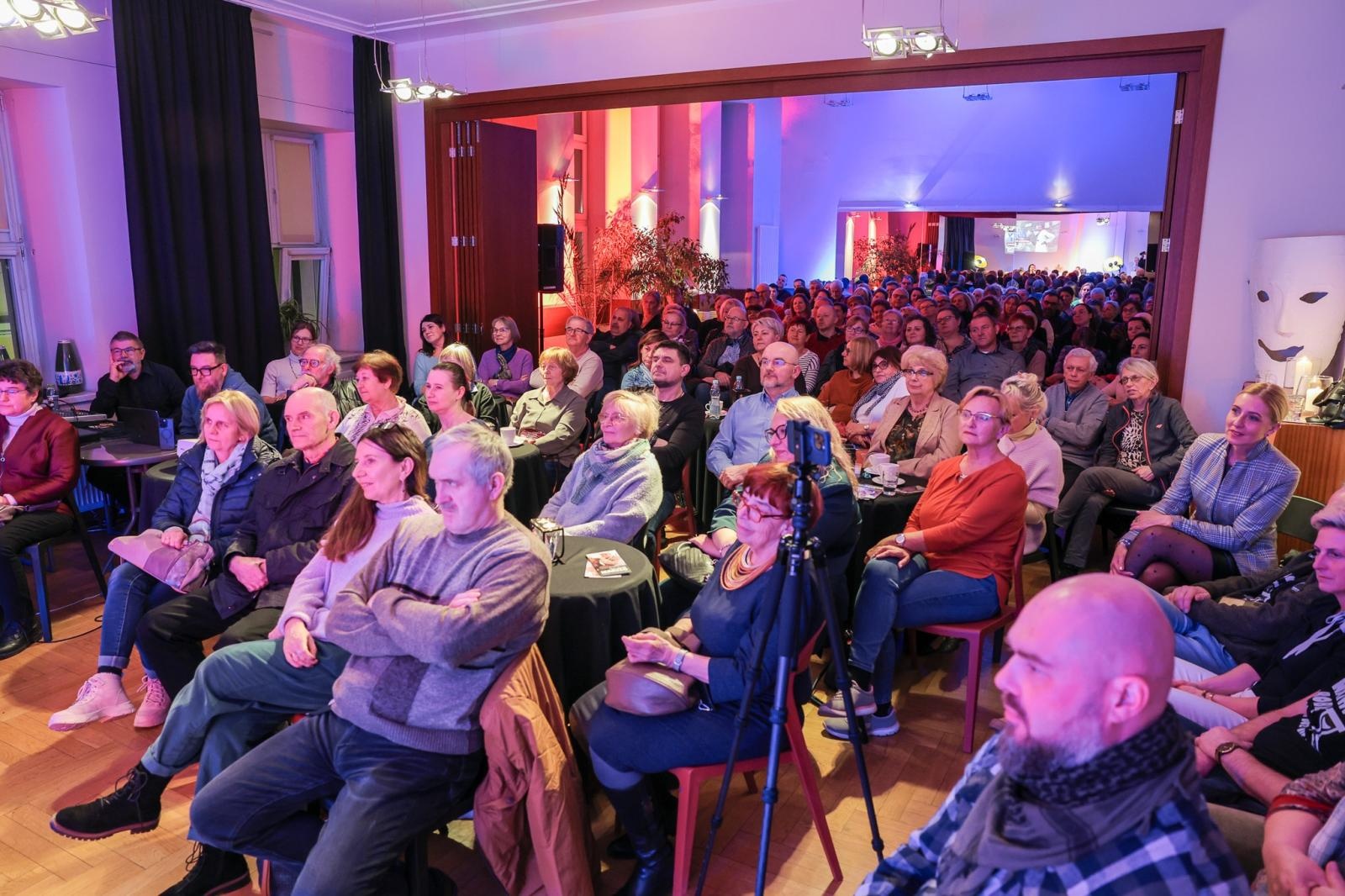 Zdjęcie w galerii na portalu naszraciborz.pl: NIE-WIARY-GODNE. Ojciec Agostino Lewandowski OSsT gościem spotkania W PUNKT w RCK wiadomości z regionu