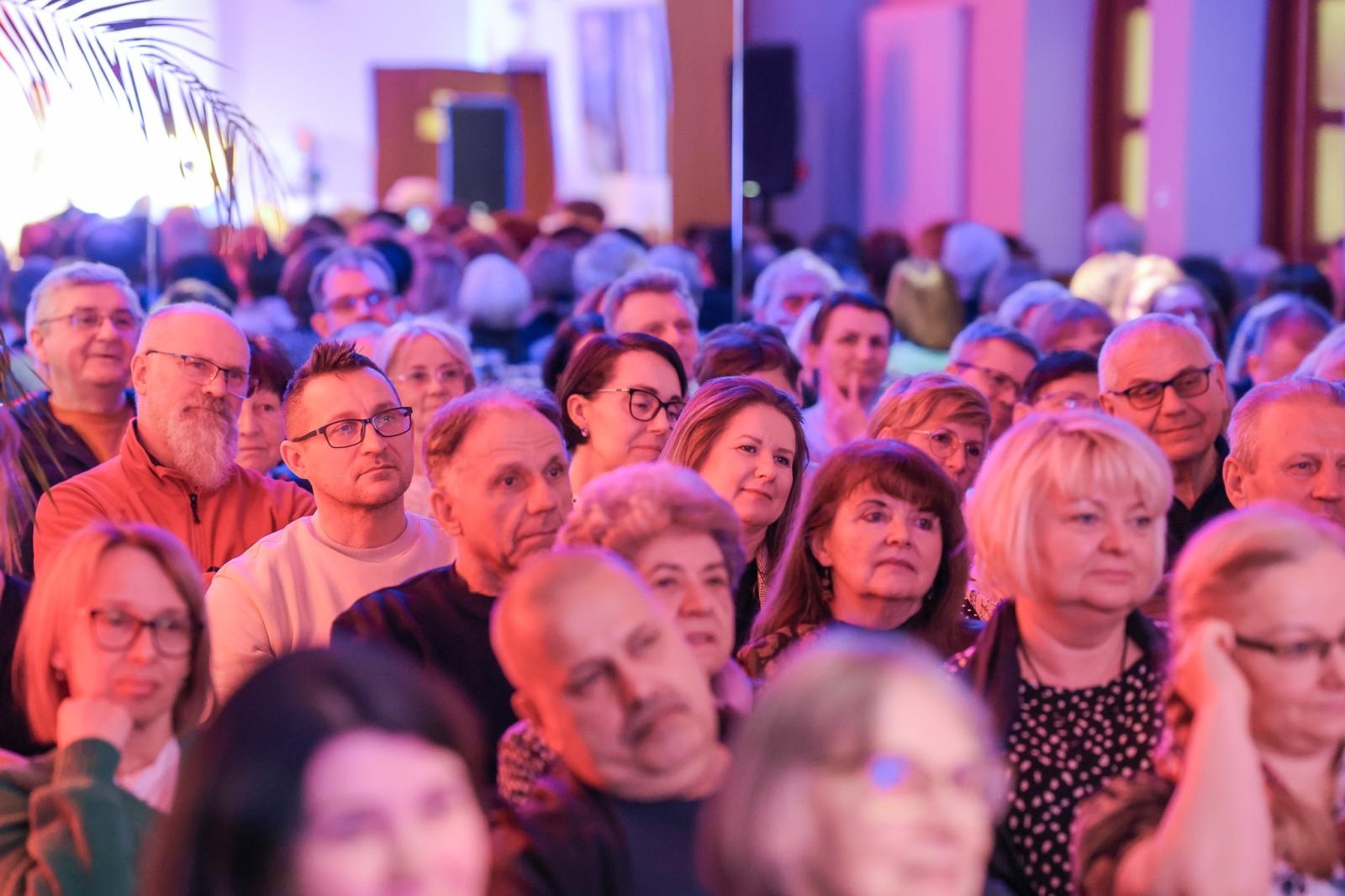 Zdjęcie w galerii na portalu naszraciborz.pl: NIE-WIARY-GODNE. Ojciec Agostino Lewandowski OSsT gościem spotkania W PUNKT w RCK wiadomości z regionu