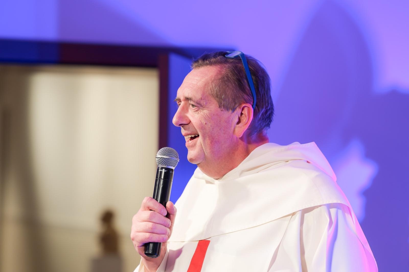 Zdjęcie w galerii na portalu naszraciborz.pl: NIE-WIARY-GODNE. Ojciec Agostino Lewandowski OSsT gościem spotkania W PUNKT w RCK wiadomości z regionu