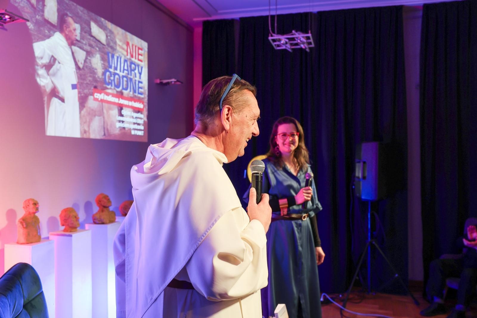 Zdjęcie w galerii na portalu naszraciborz.pl: NIE-WIARY-GODNE. Ojciec Agostino Lewandowski OSsT gościem spotkania W PUNKT w RCK wiadomości z regionu