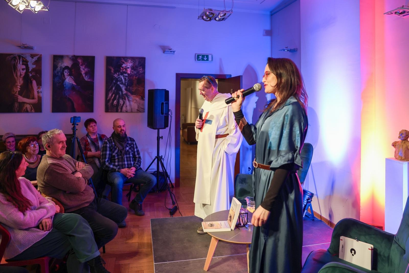 Zdjęcie w galerii na portalu naszraciborz.pl: NIE-WIARY-GODNE. Ojciec Agostino Lewandowski OSsT gościem spotkania W PUNKT w RCK wiadomości z regionu