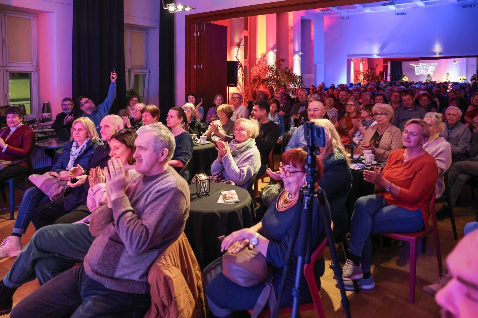 Zdjęcie w galerii na portalu naszraciborz.pl: NIE-WIARY-GODNE. Ojciec Agostino Lewandowski OSsT gościem spotkania W PUNKT w RCK wiadomości z regionu
