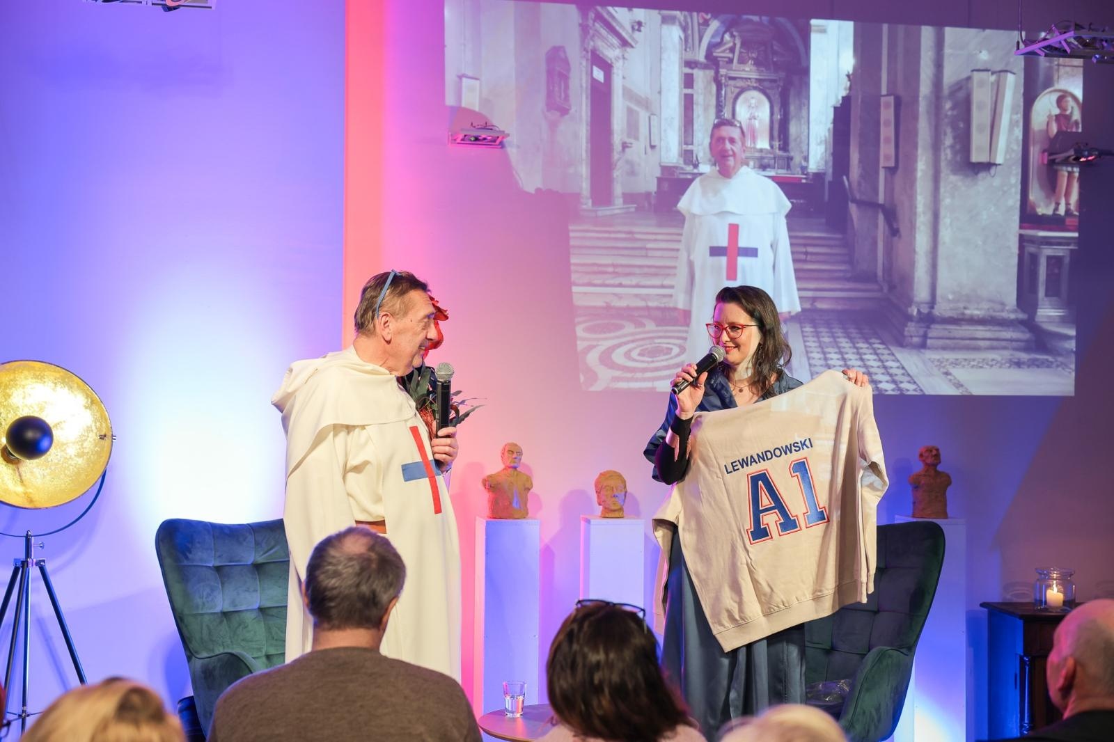 Zdjęcie w galerii na portalu naszraciborz.pl: NIE-WIARY-GODNE. Ojciec Agostino Lewandowski OSsT gościem spotkania W PUNKT w RCK wiadomości z regionu