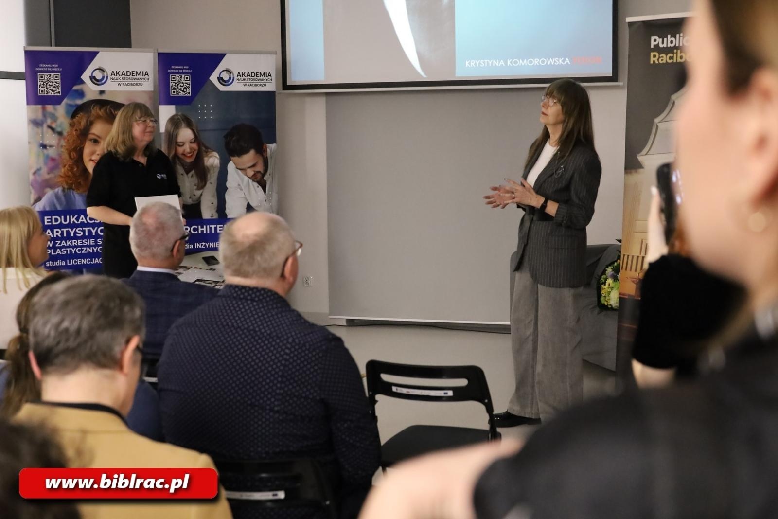 Zdjęcie w galerii na portalu naszraciborz.pl: 20 lat FOTONU w bibliotece wiadomości z regionu