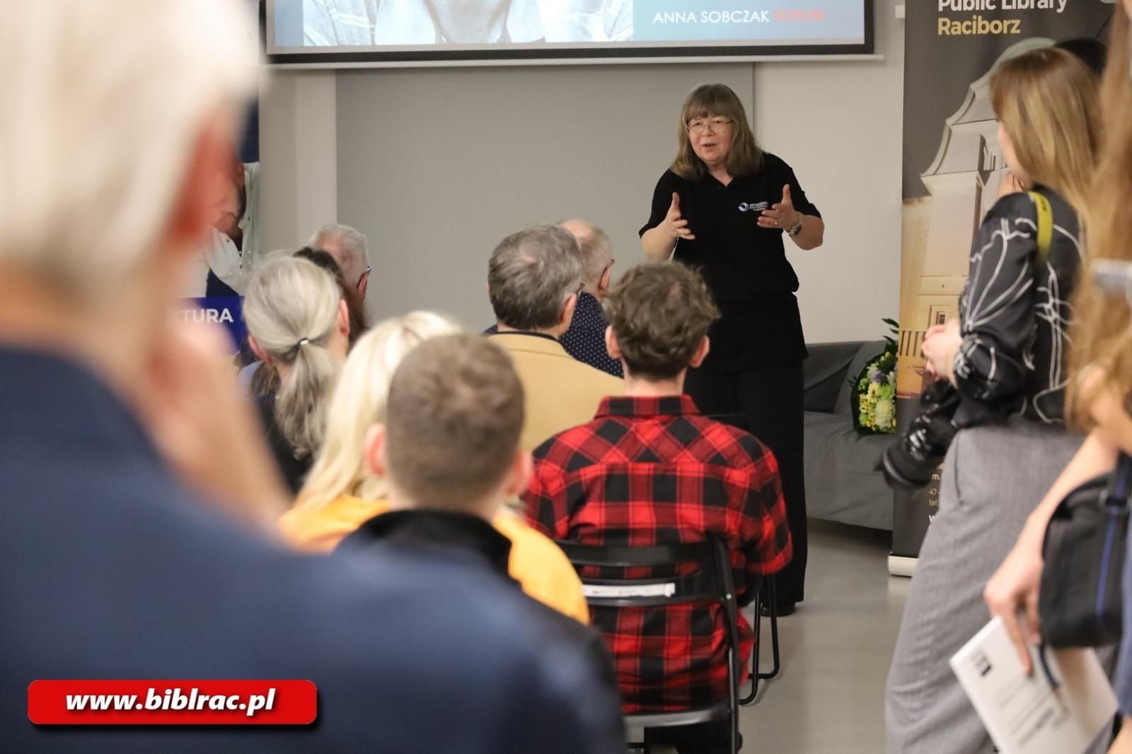 Zdjęcie w galerii na portalu naszraciborz.pl: 20 lat FOTONU w bibliotece wiadomości z regionu