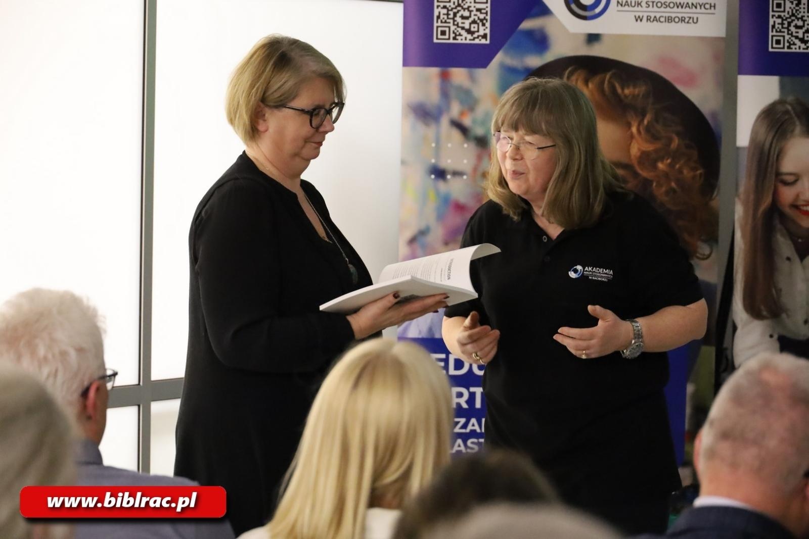 Zdjęcie w galerii na portalu naszraciborz.pl: 20 lat FOTONU w bibliotece wiadomości z regionu