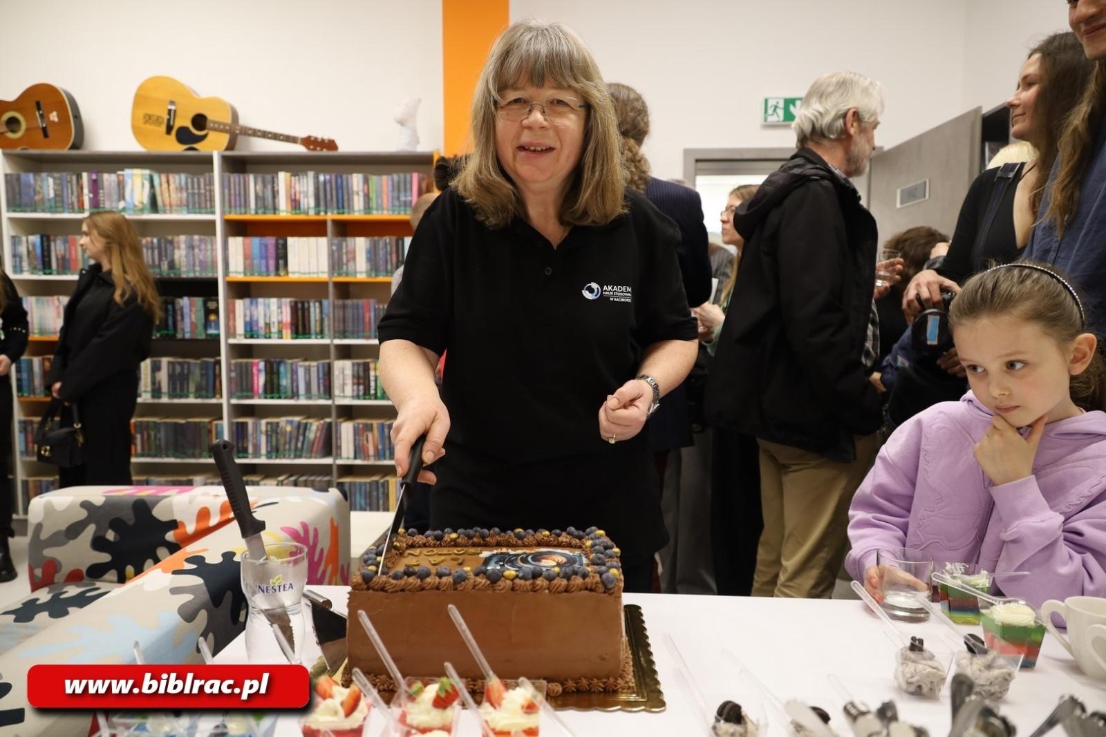 Zdjęcie w galerii na portalu naszraciborz.pl: 20 lat FOTONU w bibliotece wiadomości z regionu