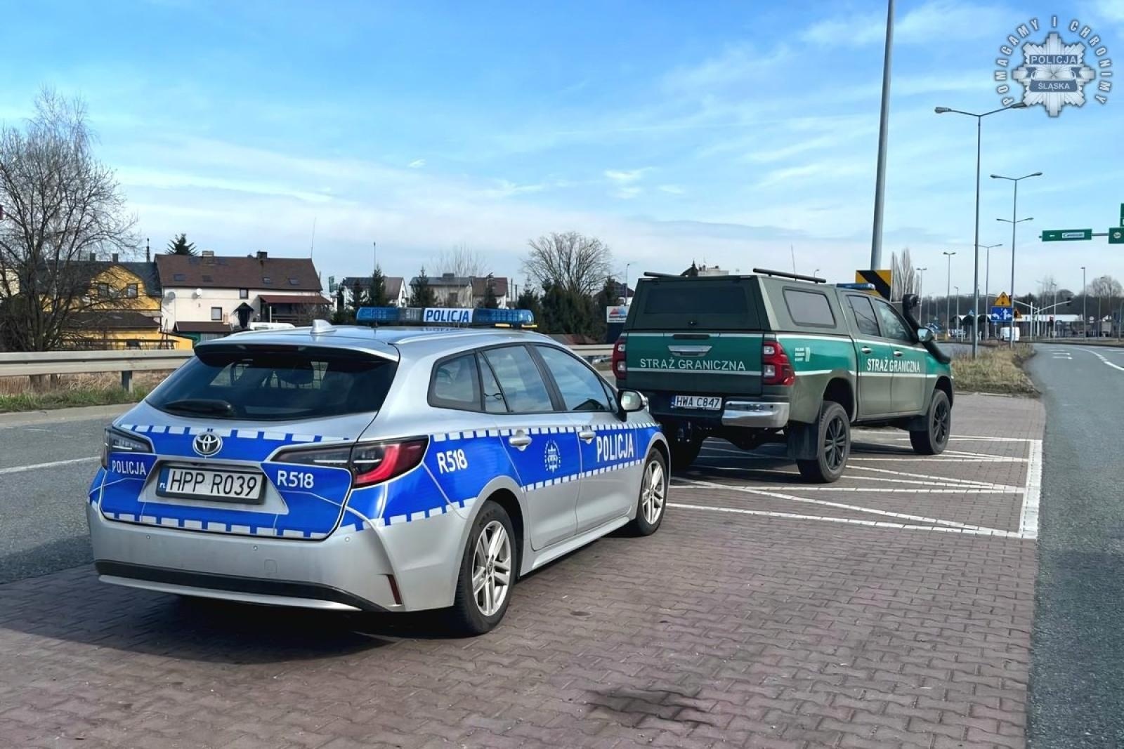 Zdjęcie w galerii na portalu naszraciborz.pl: Policyjne kontrole na kluczowych trasach granicznych, także w Chałupkach wiadomości z regionu