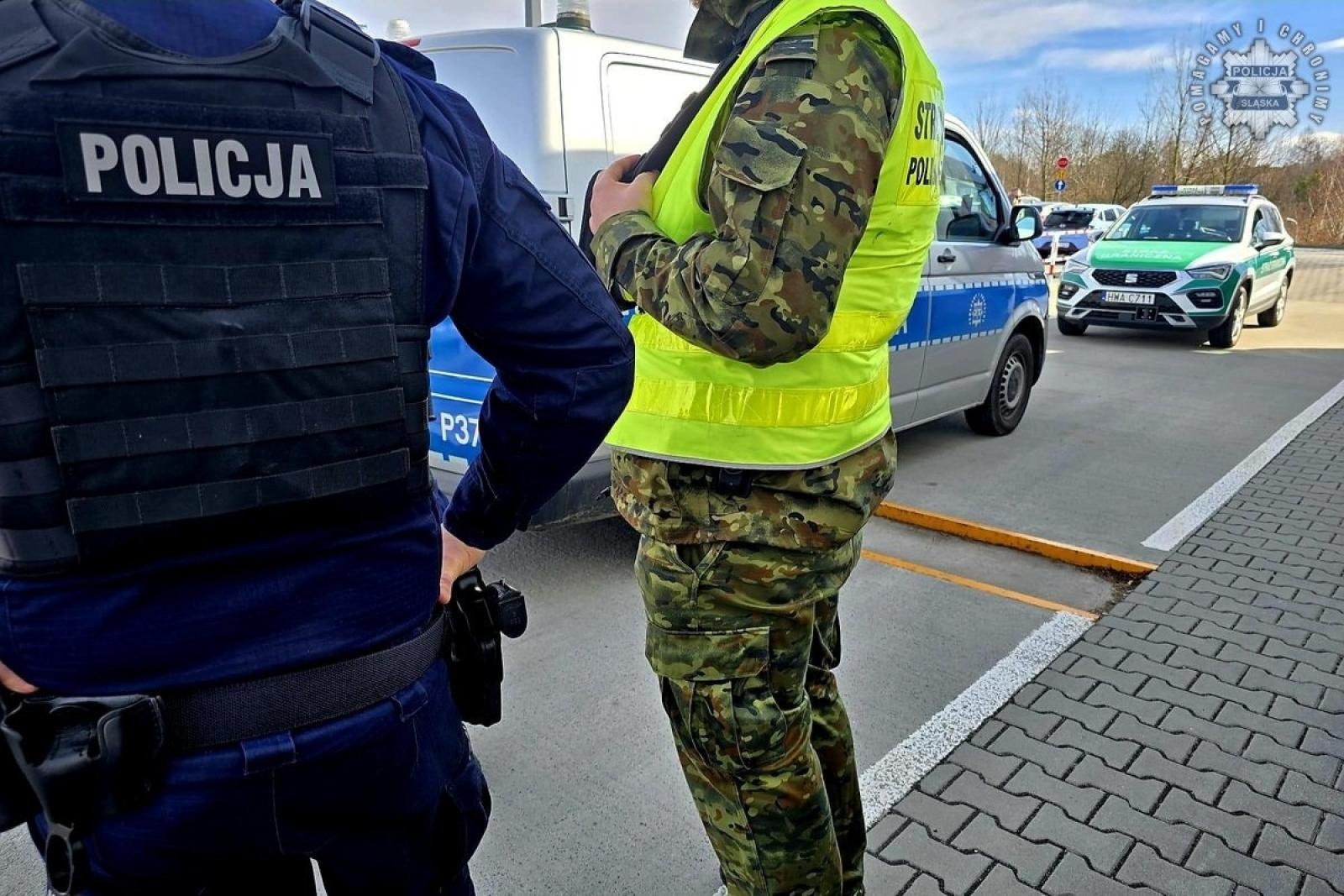 Zdjęcie w galerii na portalu naszraciborz.pl: Policyjne kontrole na kluczowych trasach granicznych, także w Chałupkach wiadomości z regionu