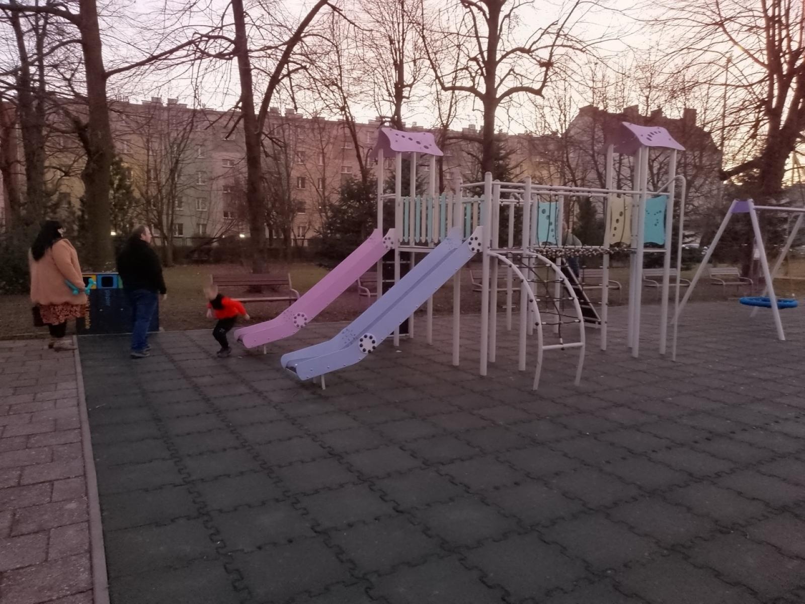 Zdjęcie w galerii na portalu naszraciborz.pl: Rozwiń skrzydła w SP4 – dzień otwarty dla przyszłych uczniów wiadomości z regionu