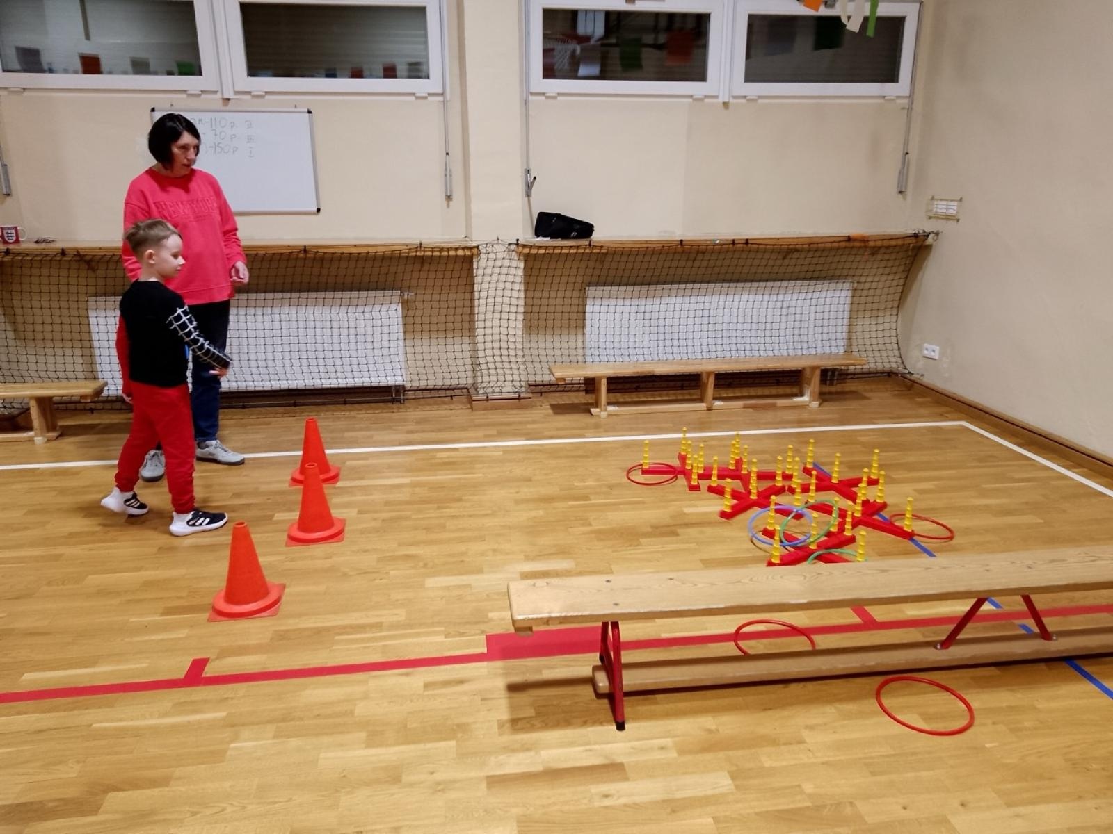 Zdjęcie w galerii na portalu naszraciborz.pl: Rozwiń skrzydła w SP4 – dzień otwarty dla przyszłych uczniów wiadomości z regionu