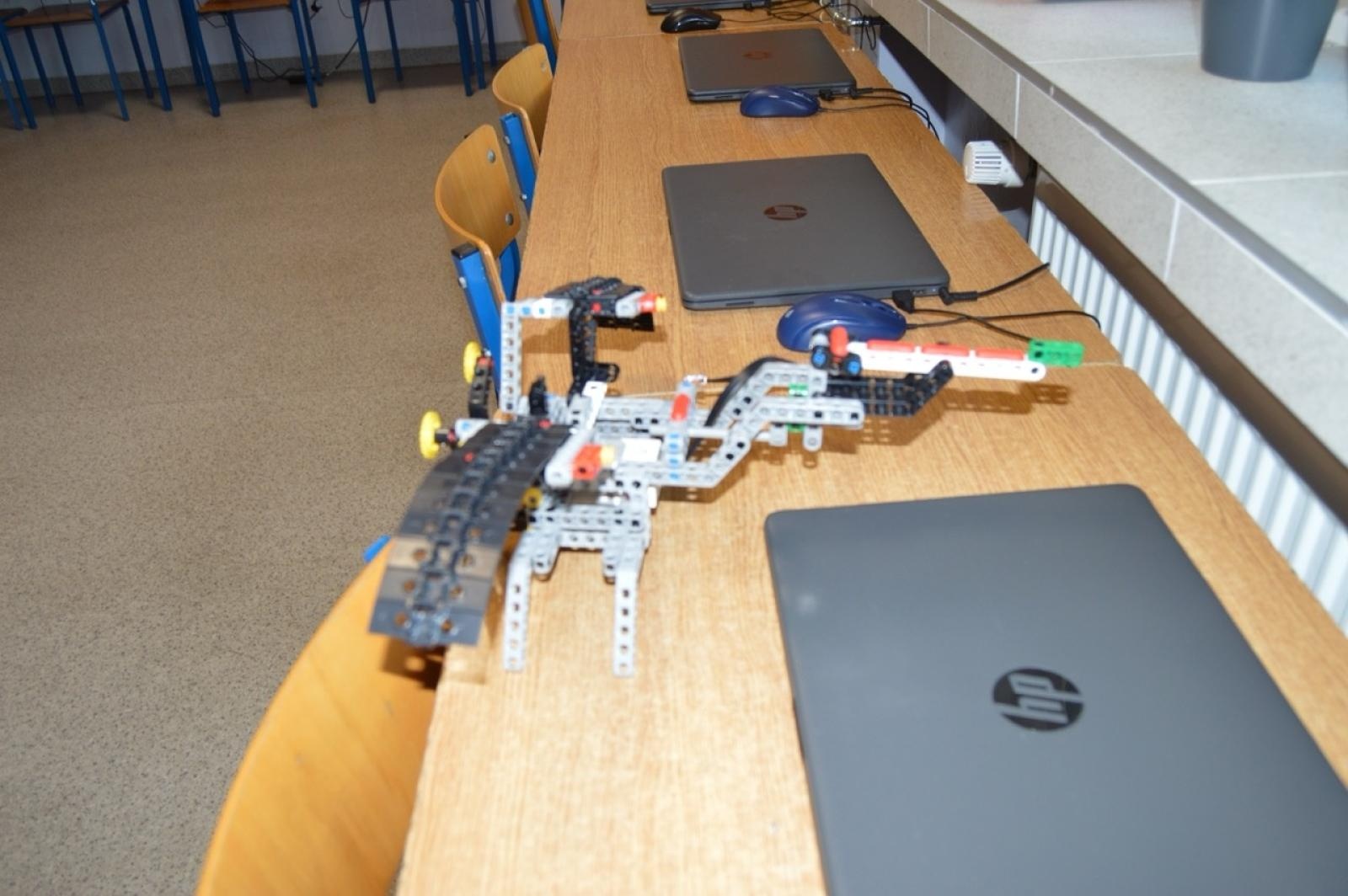 Zdjęcie w galerii na portalu naszraciborz.pl: Rozwiń skrzydła w SP4 – dzień otwarty dla przyszłych uczniów wiadomości z regionu