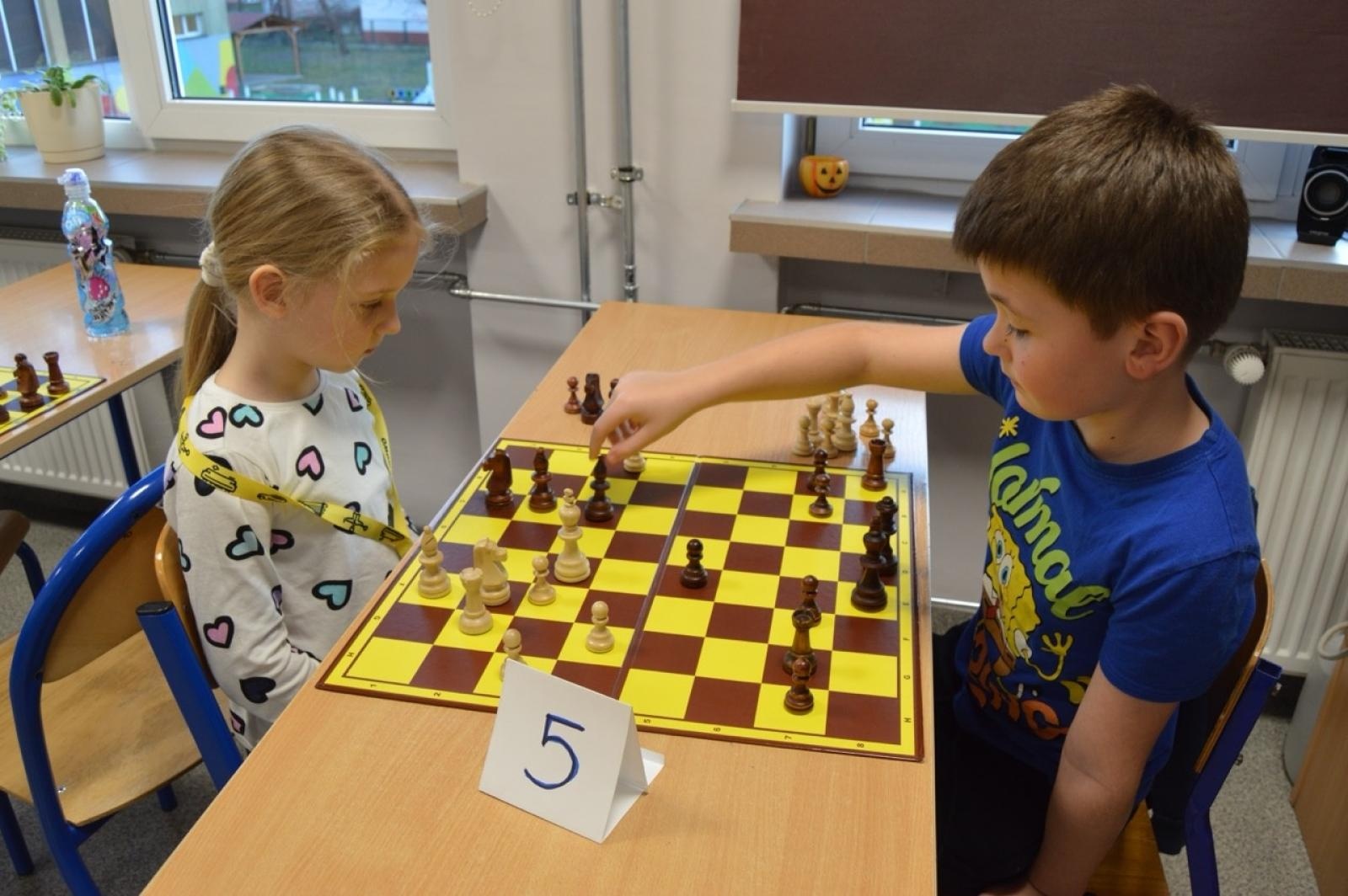 Zdjęcie w galerii na portalu naszraciborz.pl: Rozwiń skrzydła w SP4 – dzień otwarty dla przyszłych uczniów wiadomości z regionu