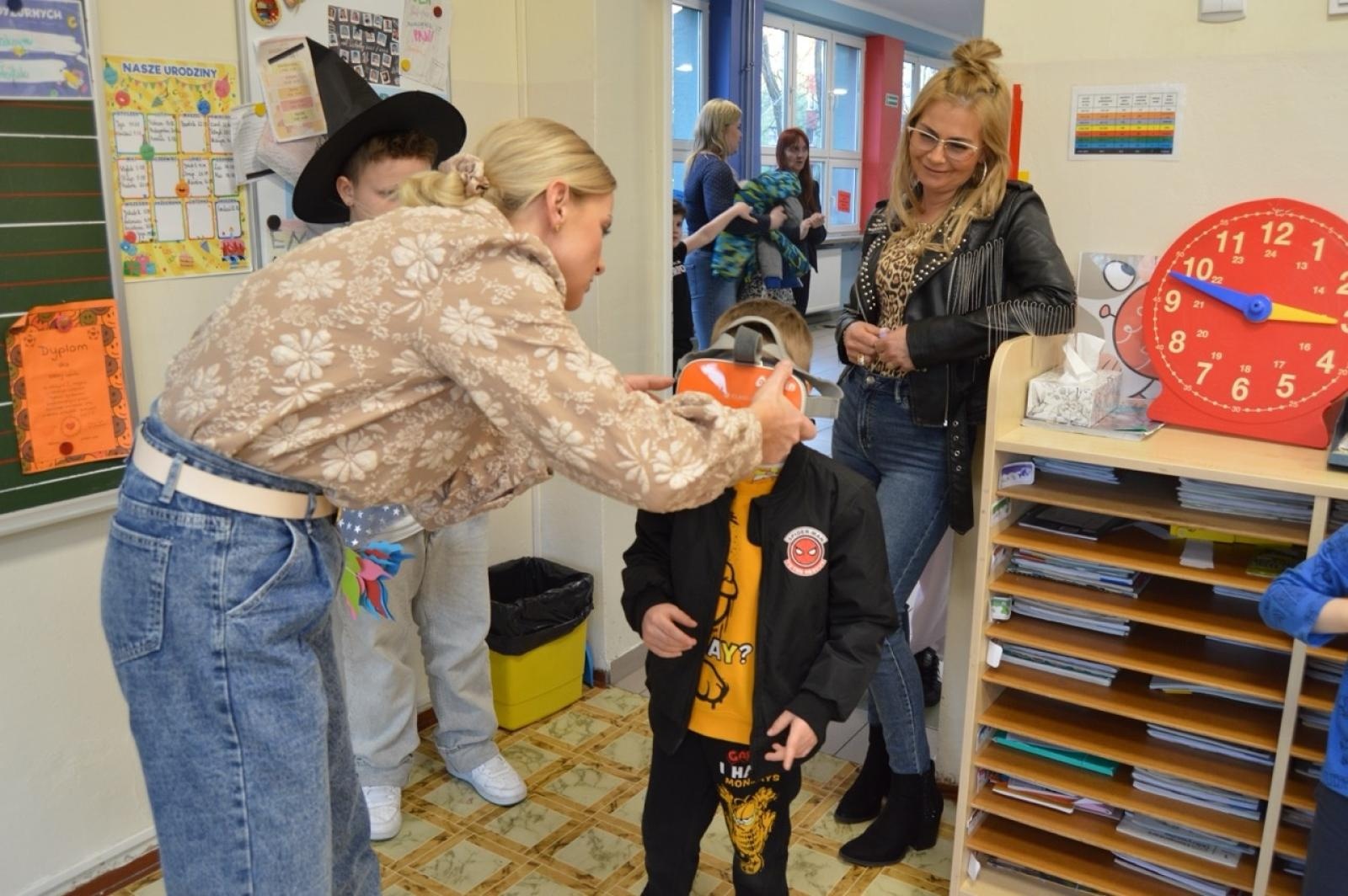 Zdjęcie w galerii na portalu naszraciborz.pl: Rozwiń skrzydła w SP4 – dzień otwarty dla przyszłych uczniów wiadomości z regionu