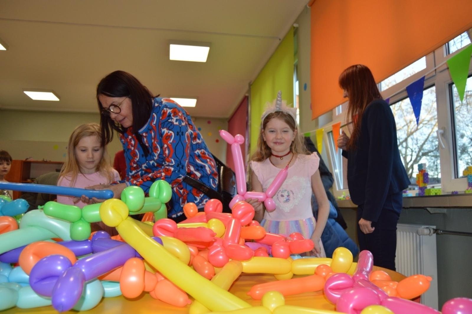 Zdjęcie w galerii na portalu naszraciborz.pl: Rozwiń skrzydła w SP4 – dzień otwarty dla przyszłych uczniów wiadomości z regionu