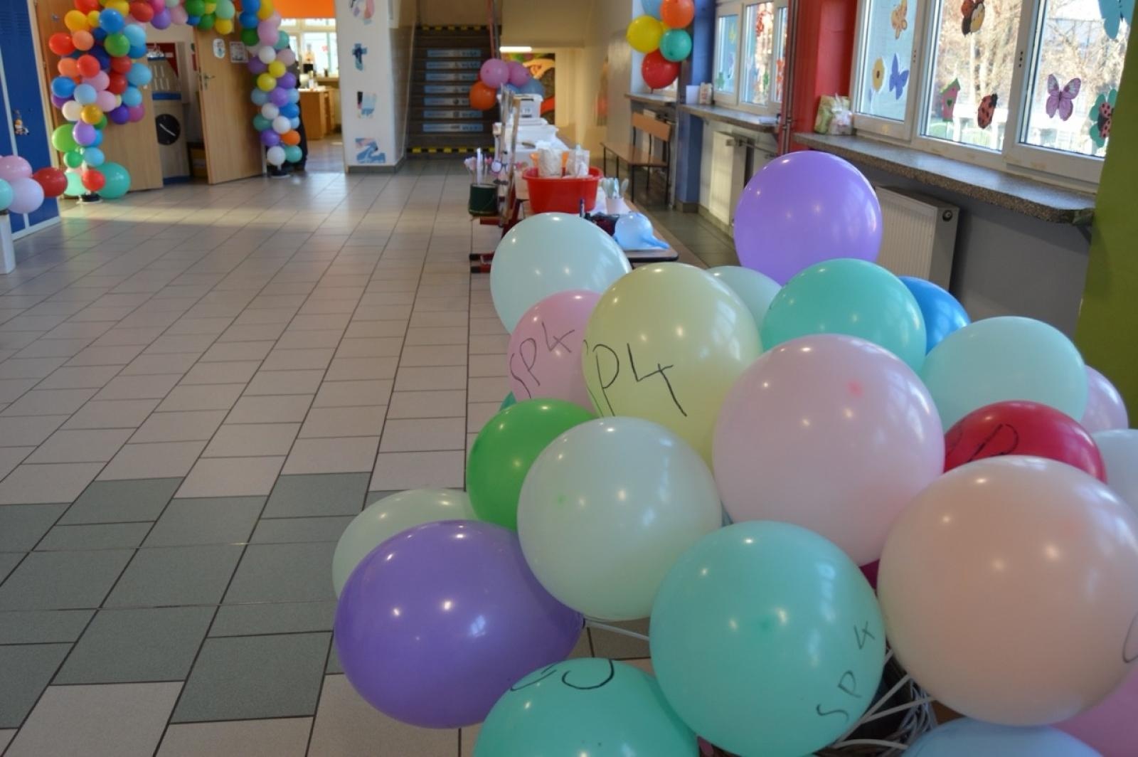 Zdjęcie w galerii na portalu naszraciborz.pl: Rozwiń skrzydła w SP4 – dzień otwarty dla przyszłych uczniów wiadomości z regionu